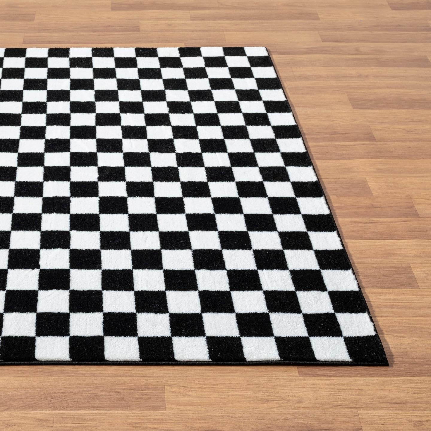 LUXE WEAVERS Geometric Checkered Black and White 5x7 Area Rug