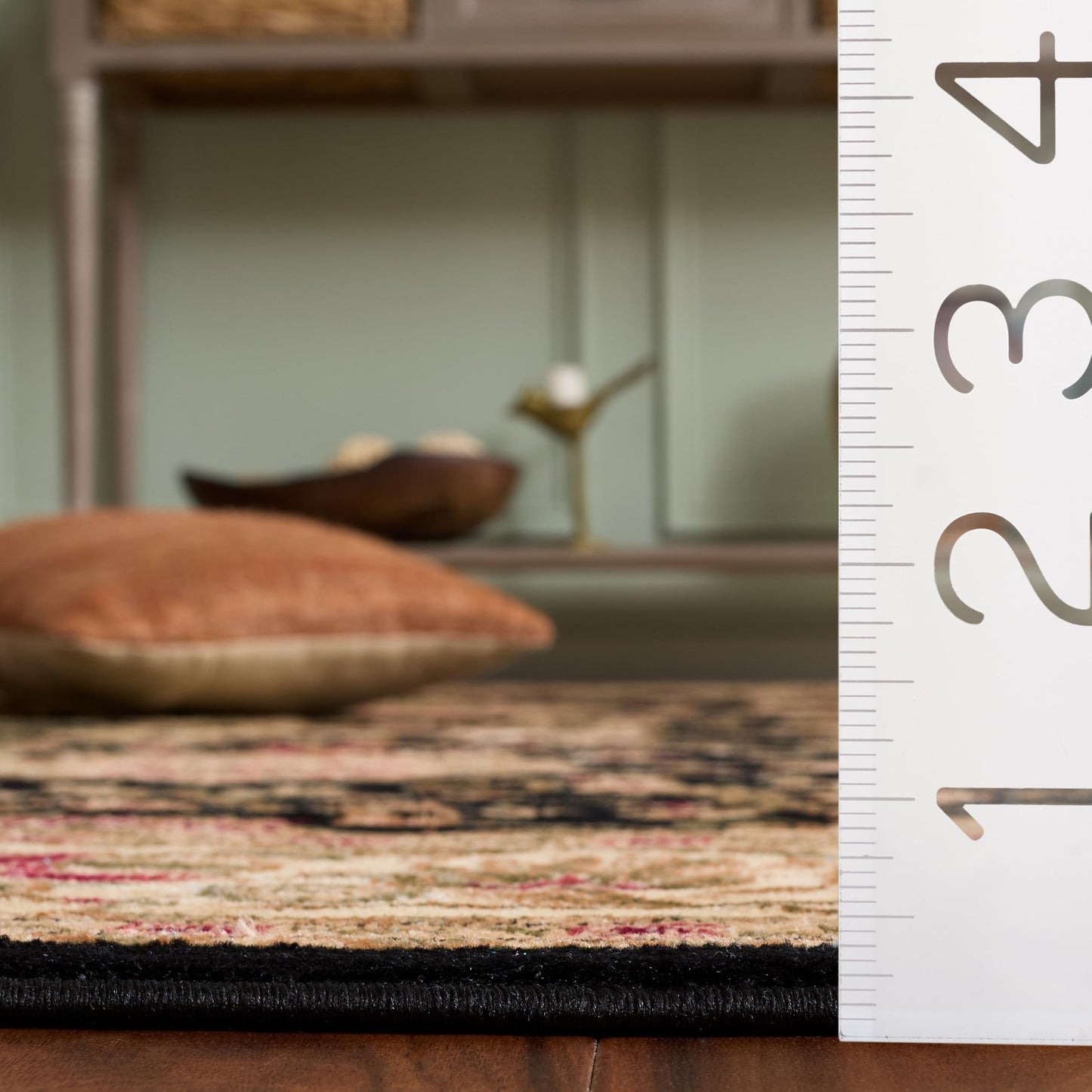 SAFAVIEH Lyndhurst Collection Accent Rug - 2'3" x 4', Black & Ivory, Traditional Oriental Design, Non-Shedding & Easy Care, Ideal for High Traffic Areas in Entryway, Living Room, Bedroom (LNH212A)