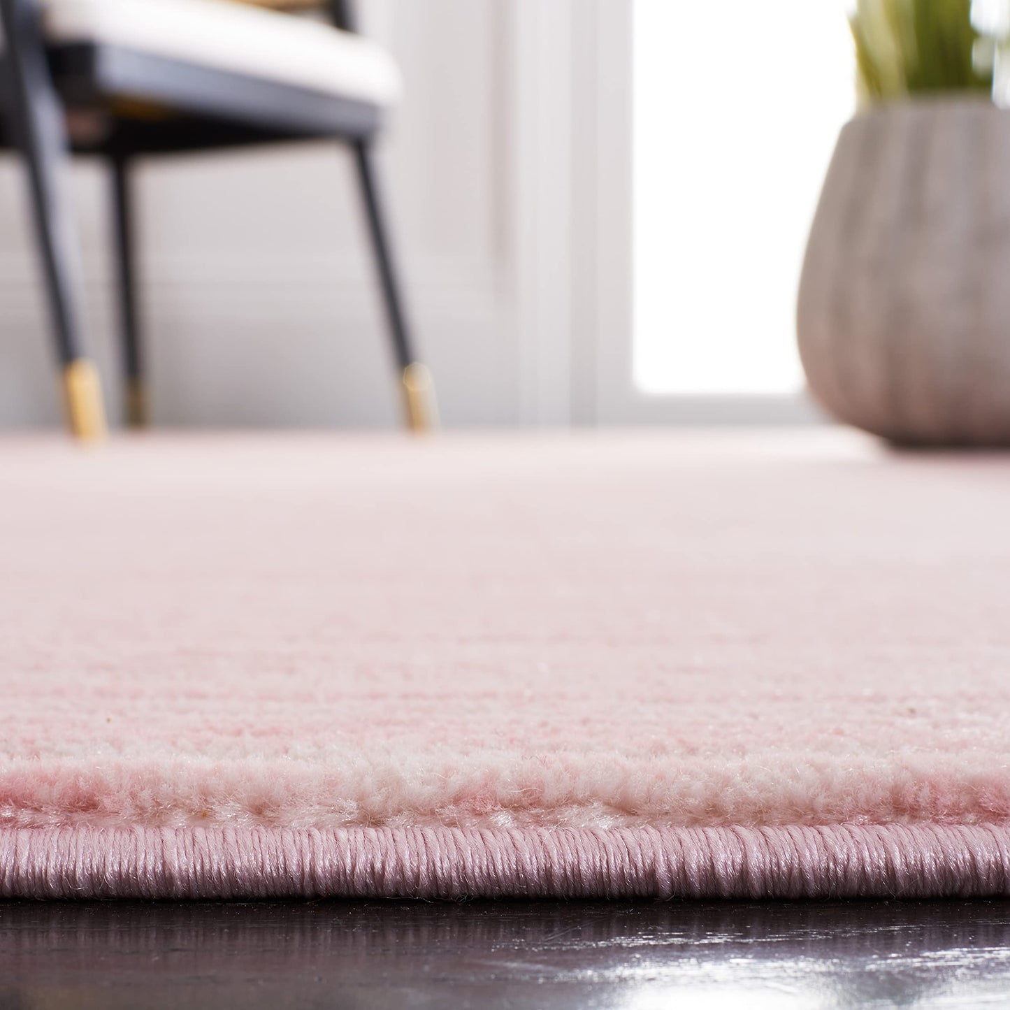 SAFAVIEH Area Rug 6x9 - Vision Collection - Pink, Modern Ombre Design, Non-Shedding & Easy to Clean, Ideal for Living Room, Bedroom, Dining Space (VSN606U)