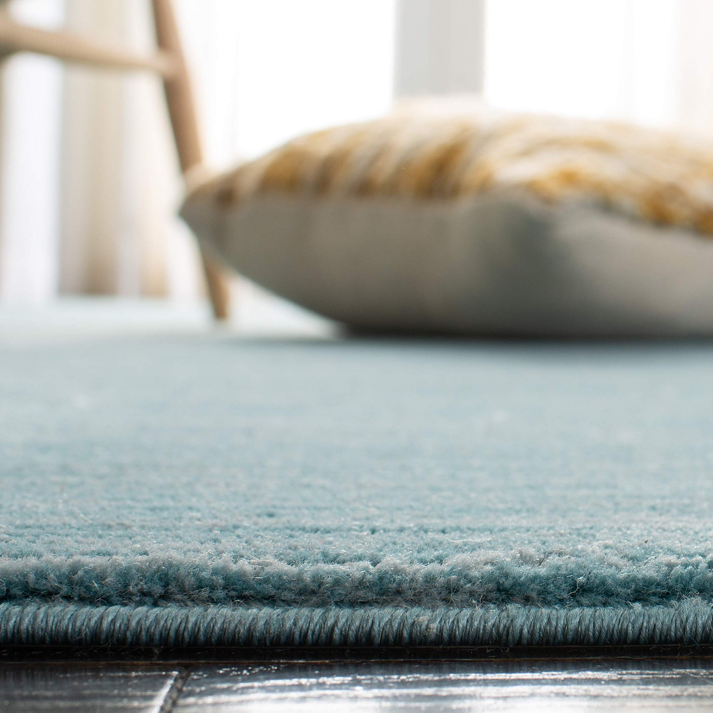SAFAVIEH Vision Collection Area Rug - 5'1" x 7'6", Aqua, Modern Ombre Design, Non-Shedding & Easy to Clean, Ideal for Living Room, Bedroom, Dining Space (VSN606B)