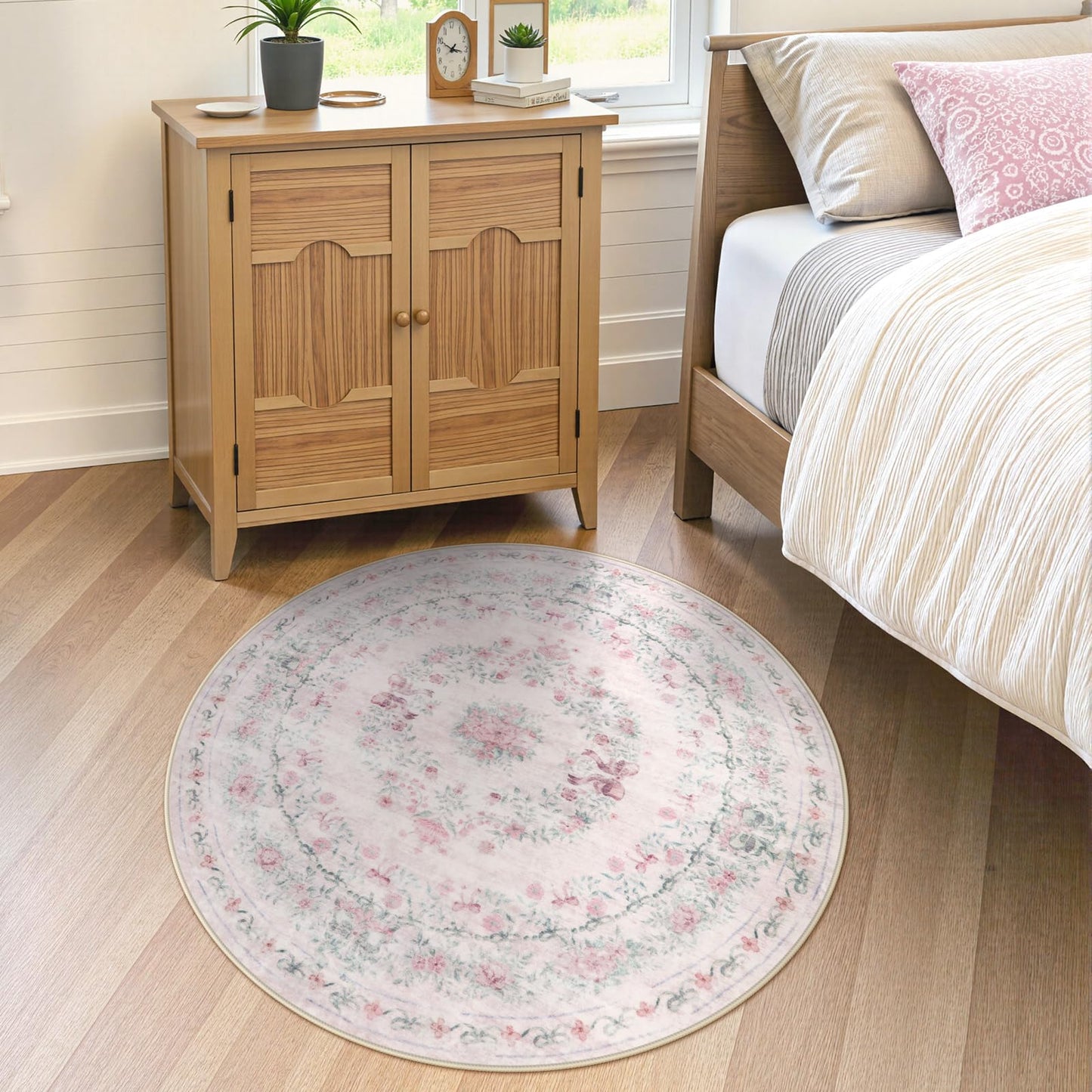 Wonnitar Bow Print Washable 4ft Round Rug, Pink Circle Rug for Girl Nursery Decor, Non Slip Ultra-Thin Soft Boho Floral Small Cute Circular Carpet for Kids Bedroom Baby Room, Light Pink