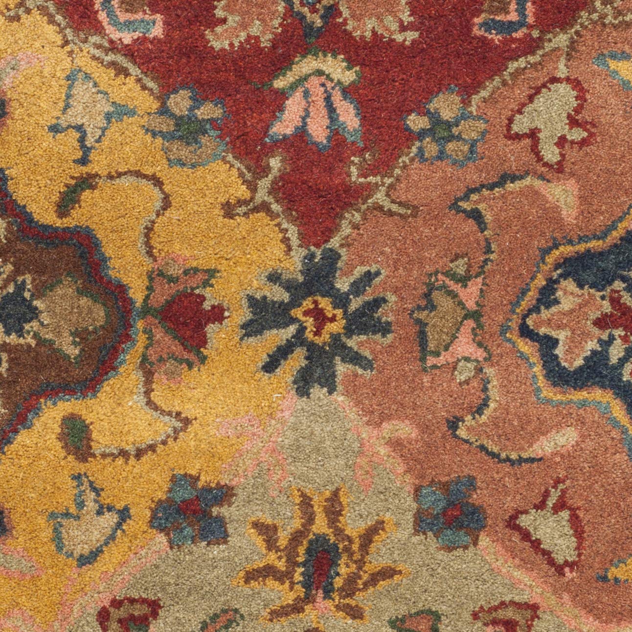 SAFAVIEH Heritage Collection Accent Rug - 4' x 6', Red & Multi, Handmade Traditional Oriental Wool, Ideal for High Traffic Areas in Entryway, Living Room, Bedroom (HG926A)