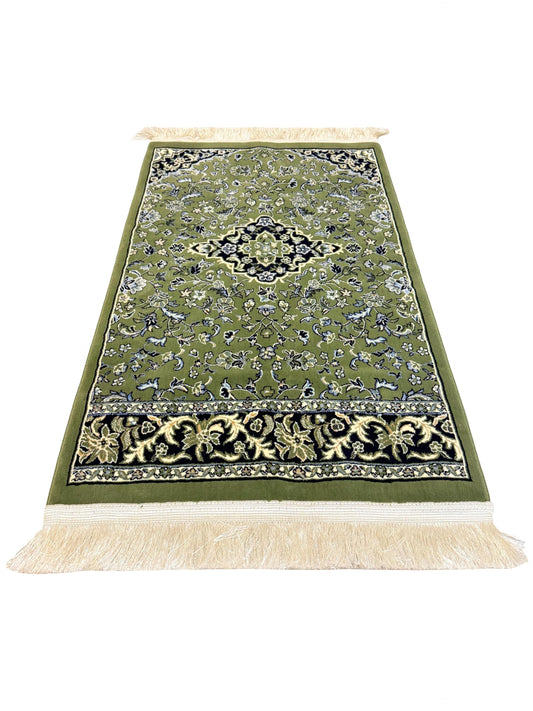 Premium Islamic Muslim Prayer Rug – Made in Madinah – 0.3 in Thick Soft Islamic Sajadah – Portable Prayer Mat for Men & Women – Eid, Ramadan, Hajj & Umrah Gift (Green)
