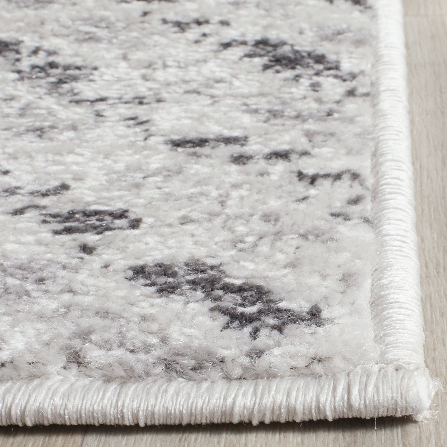 SAFAVIEH Adirondack Collection Area Rug - 9' x 12', Ivory & Charcoal, Chevron Design, Non-Shedding & Easy Care, Ideal for High Traffic Areas in Living Room, Bedroom (ADR104N)