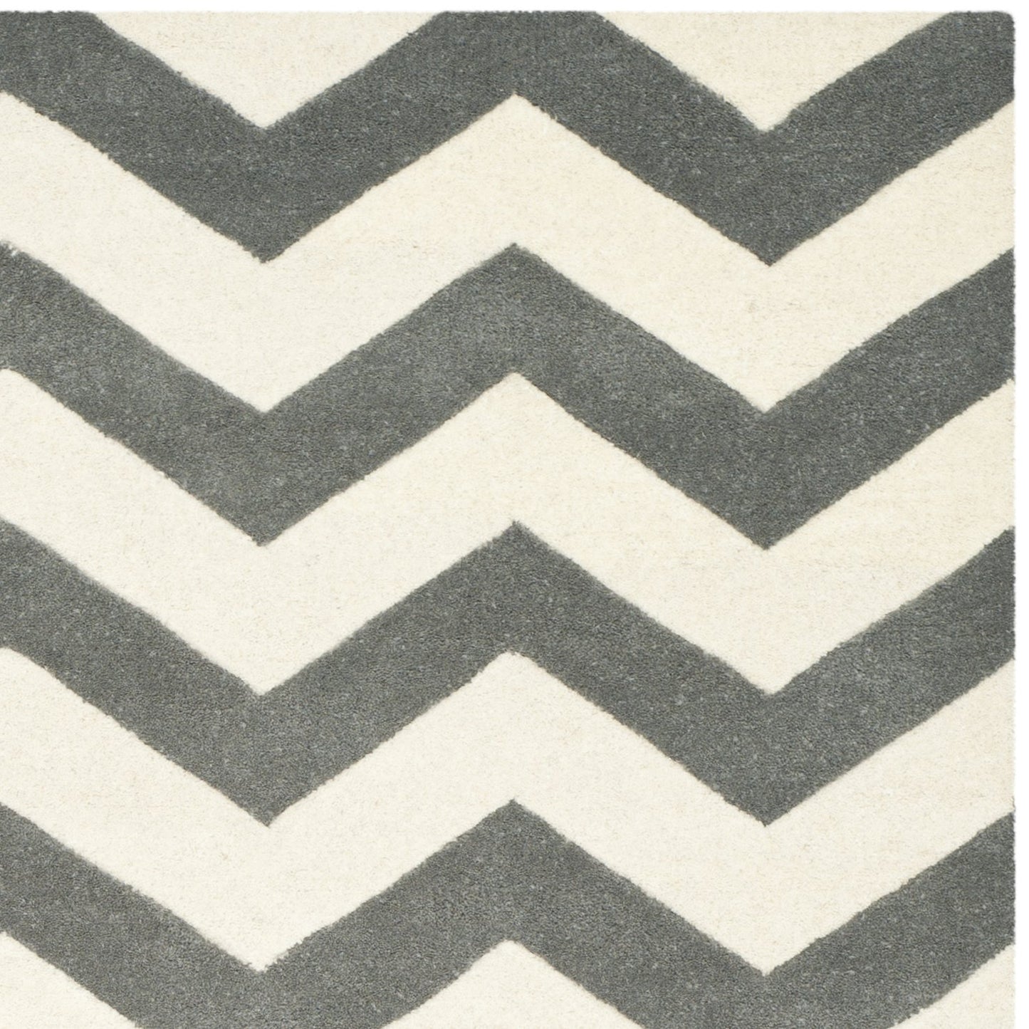 SAFAVIEH Chatham Collection Accent Rug - 4' x 6', Dark Grey & Ivory, Handmade Chevron Wool, Ideal for High Traffic Areas in Entryway, Living Room, Bedroom (CHT715D)