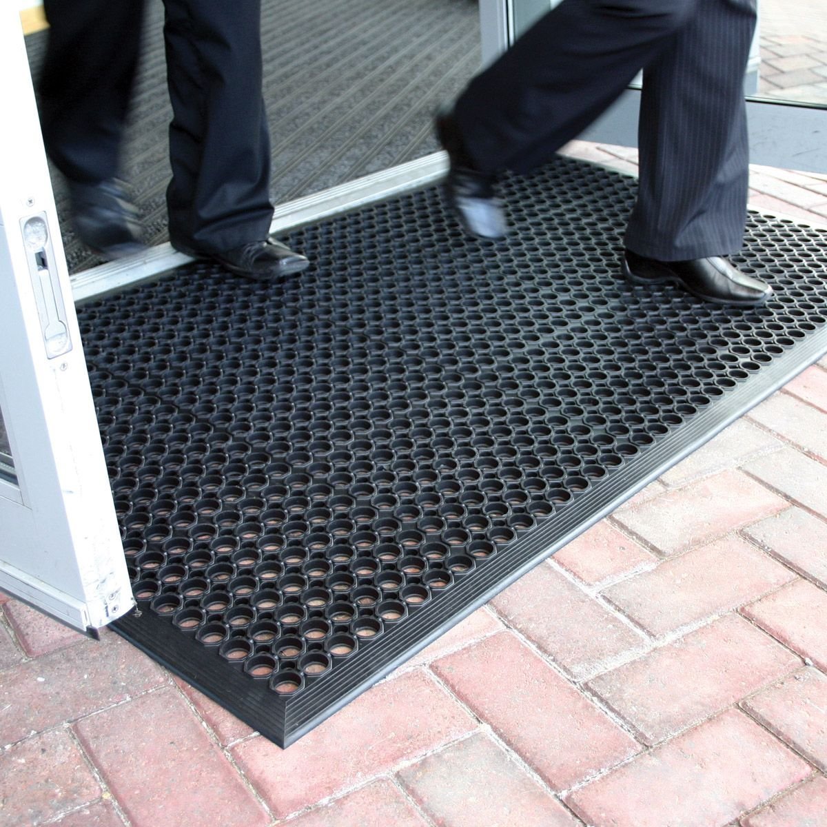 Lovinland Large Rubber Doormat for Outside - 60 x 35 Heavy Duty Outdoor Drainage Mat with Holes - Anti Slip Floor Mat for Commercial Kitchen, Pool, Restaurant, Garage, Bar, Entrance, Wet Area, Garden