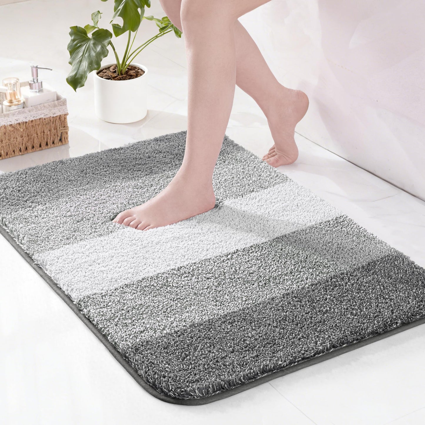 Exclusivo Mezcla Bathroom Rugs Mat 17x24, Extra Soft Non Slip Absorbent Microfiber Bath Rugs, Machine Washable Quick Dry Bath Mats for Bathroom Floor, Shower, Home Decor, Gradient Grey