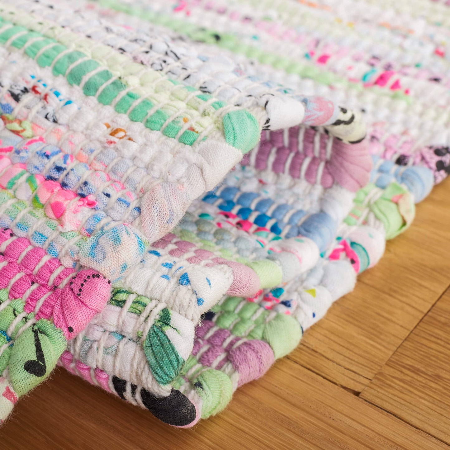 SAFAVIEH Rag Rug Collection Area Rug - 5' x 7', Light Green & Multi, Handmade Boho Stripe Cotton, Ideal for High Traffic Areas in Living Room, Bedroom (RAR125D)