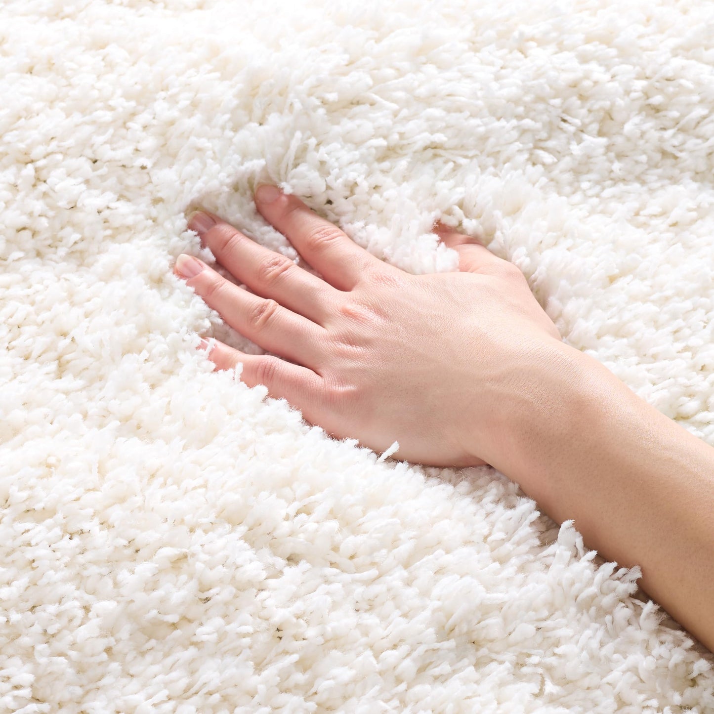 SAFAVIEH California Shag Collection Area Rug - 5'3" x 7'6", White, Non-Shedding & Easy to Clean, Ultra Plush Thick Pile, Ideal for Living Room, Bedroom, Dining Space (SG151-1010)