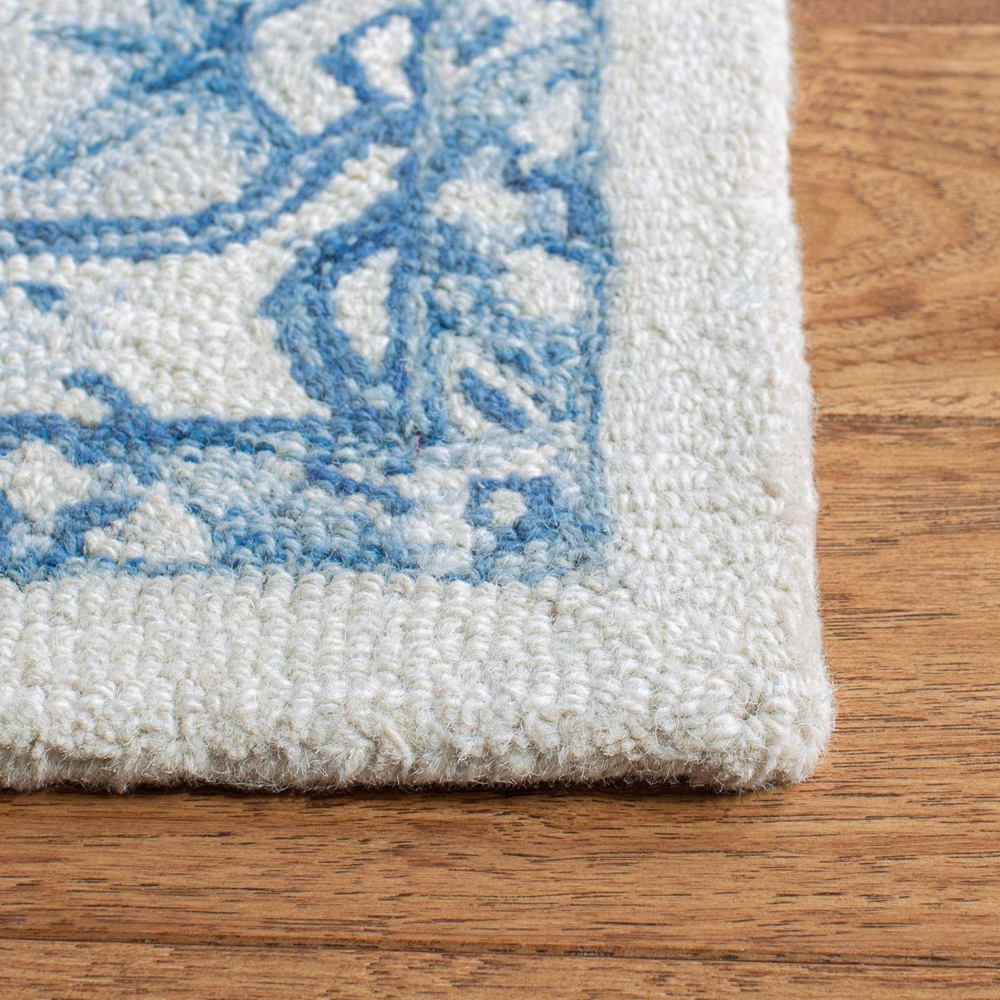 SAFAVIEH Area Rug 8x10 - Micro-Loop Collection - Large - Ivory & Blue, Handmade Wool, Shabby Chic Design, Ideal for Living Room, Bedroom, Office, Dining Space (MLP503G)
