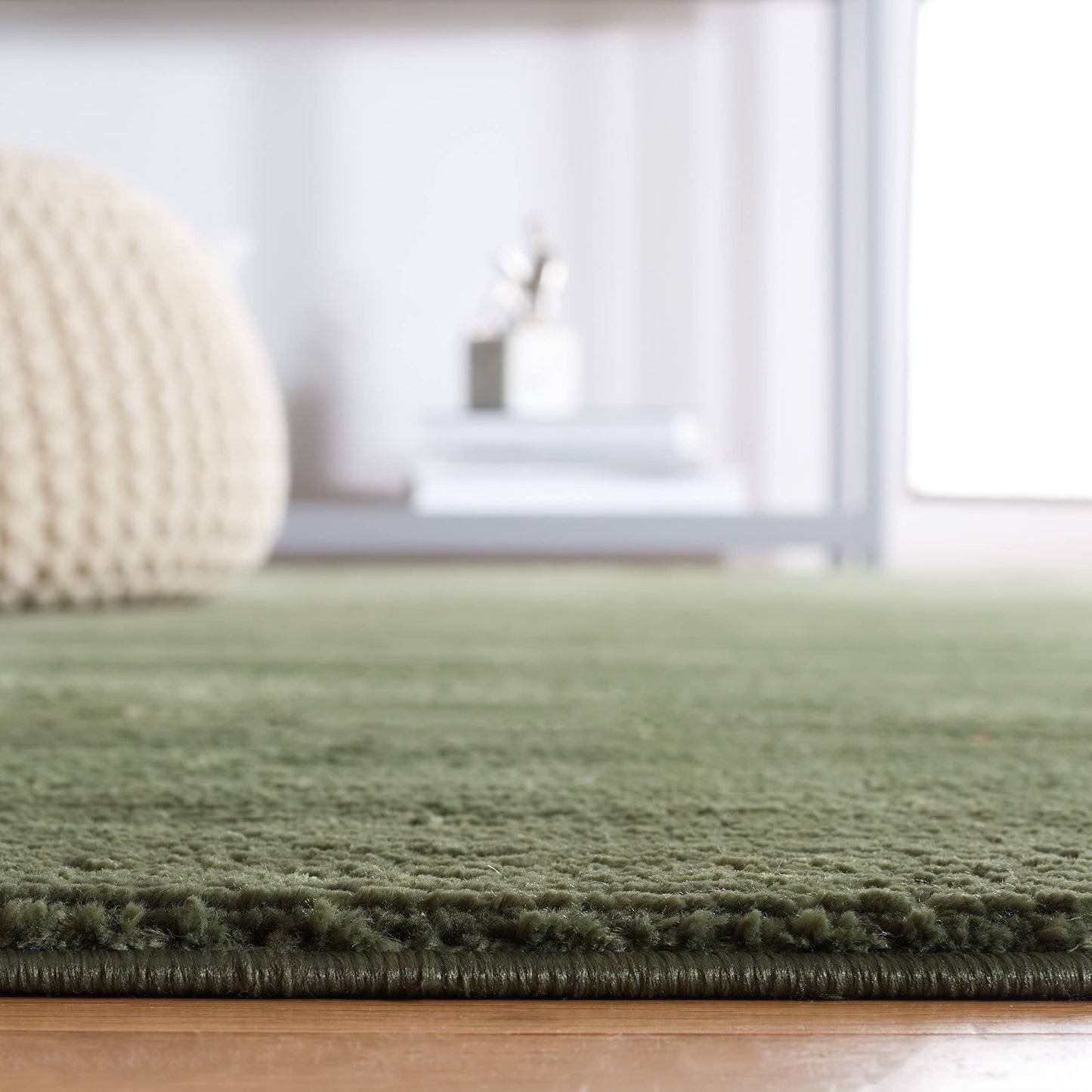 SAFAVIEH Revive Collection Area Rug - 6'7" Square, Green, Solid Design, Non-Shedding & Easy Care, Ideal for High Traffic Areas in Living Room, Bedroom (REV102Y)