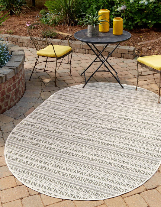 Unique Loom Outdoor Striped Collection Area Rug - Maia (5' 3" x 7' 10" Oval, Green/Ivory)