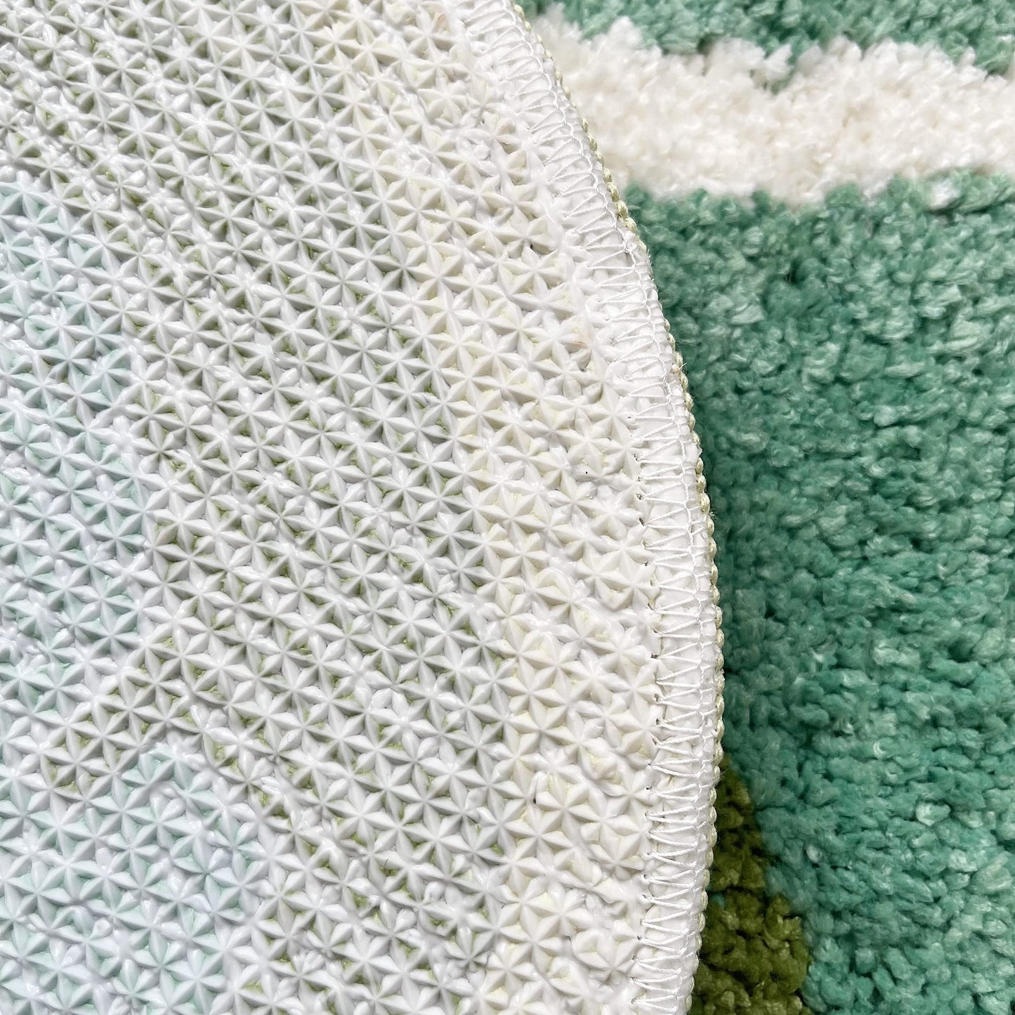 UKELER Non Slip Bath Rug for Kids Cute Leaf Shape Bathroom Decor Absorbent Shaggy Bath Mat Washable Non Skid Doormats for Kids Bedroom 43''x17.7''