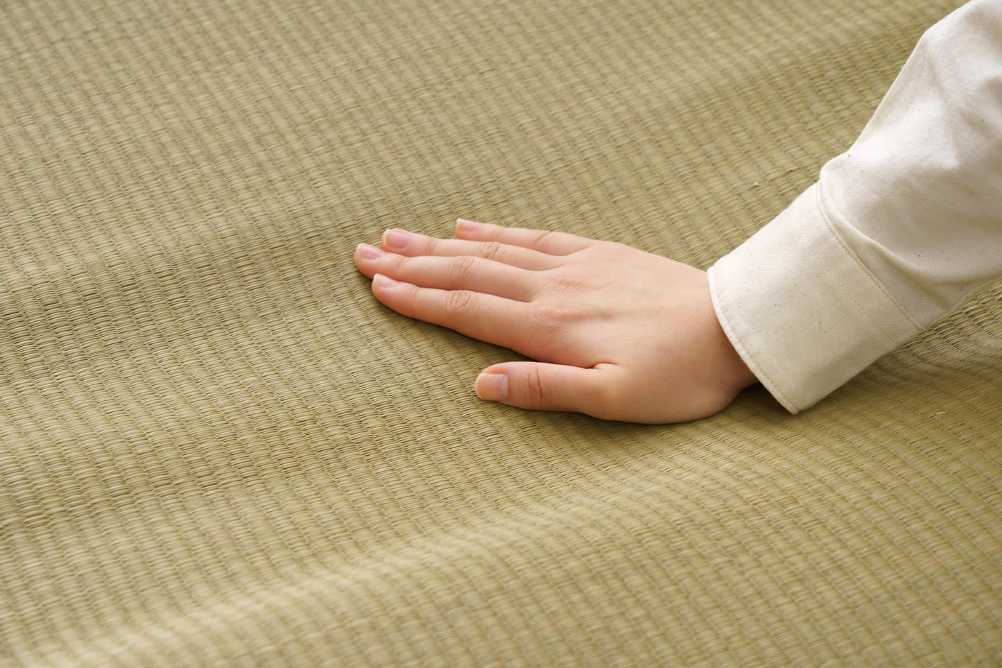 FULI Japanese Tatami Igusa Rush Grass Sleeping Mat, Mattress Pad Futon Topper, Relaxation, Made in Japan - Queen Size (57.09" x 72.05")