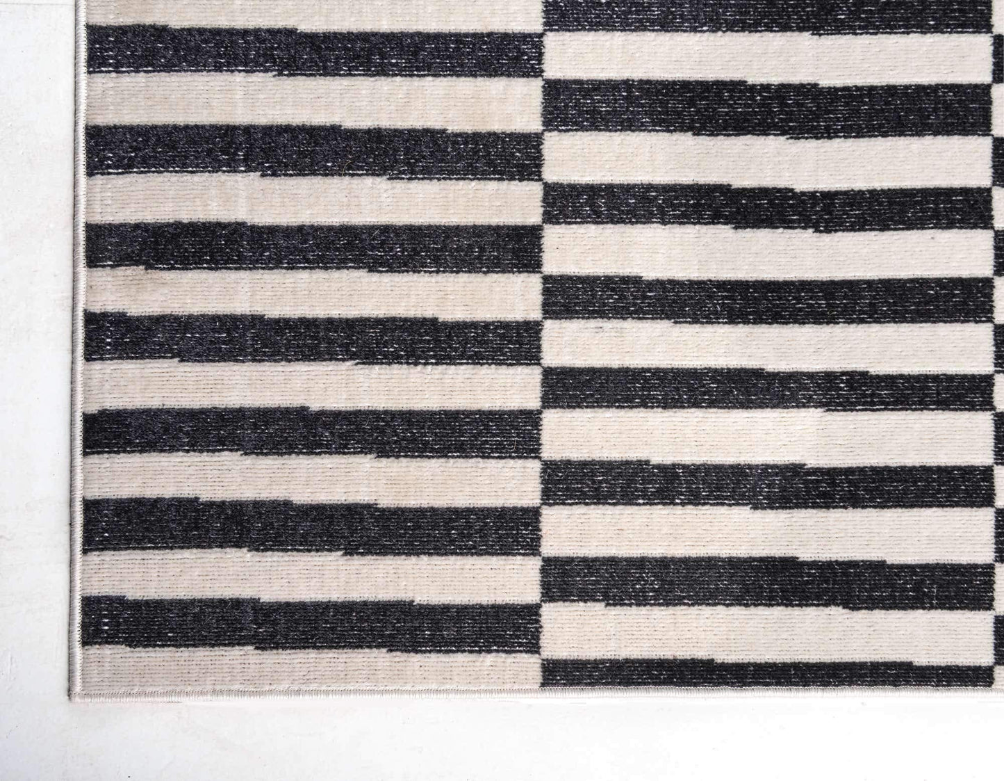 Unique Loom Williamsburg Collection Casual Transitional Thick Alternating Stripes Area Rug (6' 0 x 9' 0 Rectangular, Black/Beige)