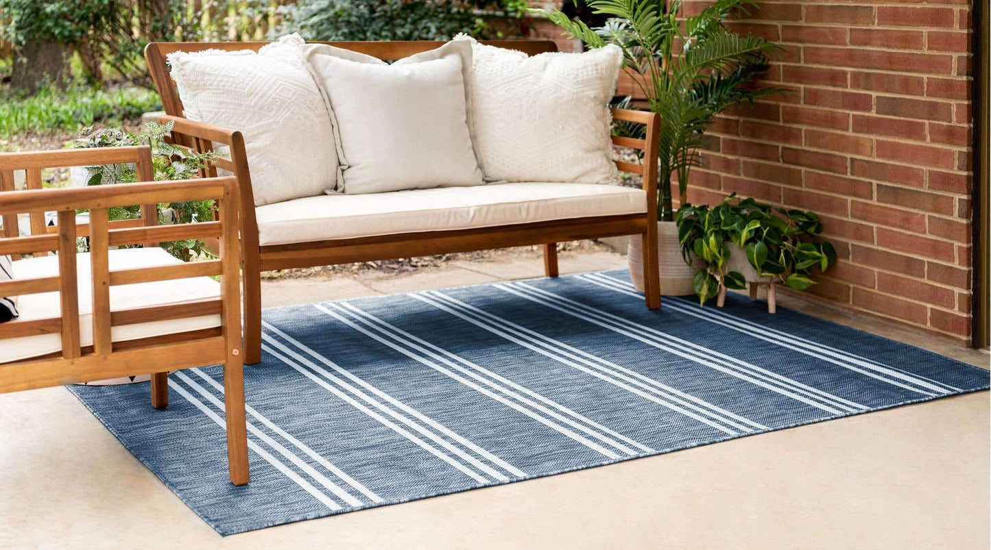 Unique Loom Jill Zarin Outdoor Collection Area Rug - Anguilla (6' 1'' x 9' Rectangle, Blue/ Ivory)