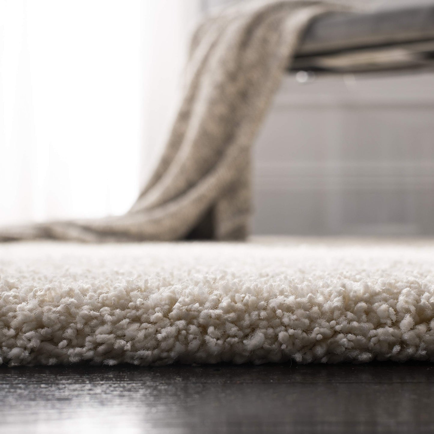 SAFAVIEH Area Rug 4x6 - California Shag Collection - Ivory, Non-Shedding & Easy to Clean, Ultra Plush Thick Pile, Ideal for Living Room, Bedroom, Dining Space (SG151-1212)