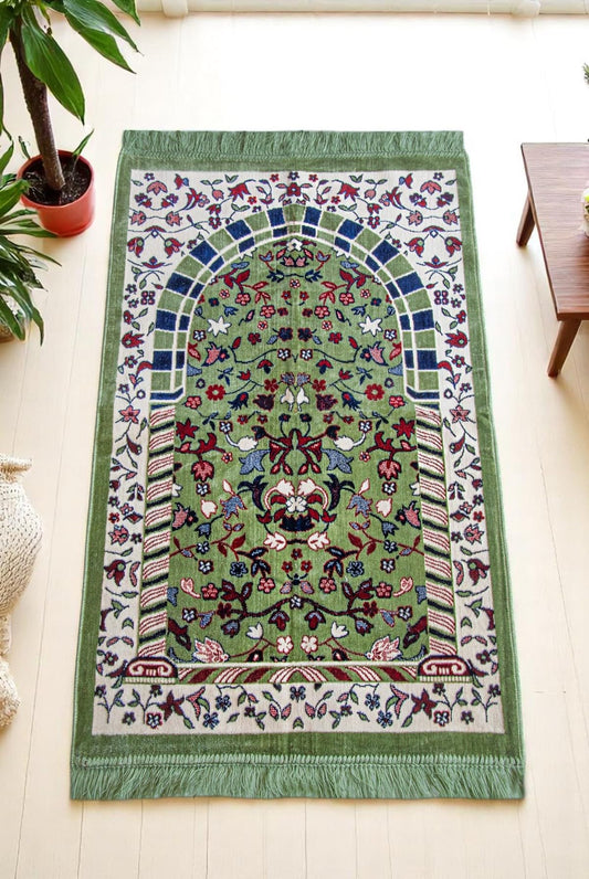 ihvan online Luxury Velvet Muslim Prayer Rug, Janamaz, Thick Soft Sajadah, Portable Travel Prayer Carpet Mat, Islamic Gift for Eid, Ramadan, Hajj & Umrah, Rawdah Green