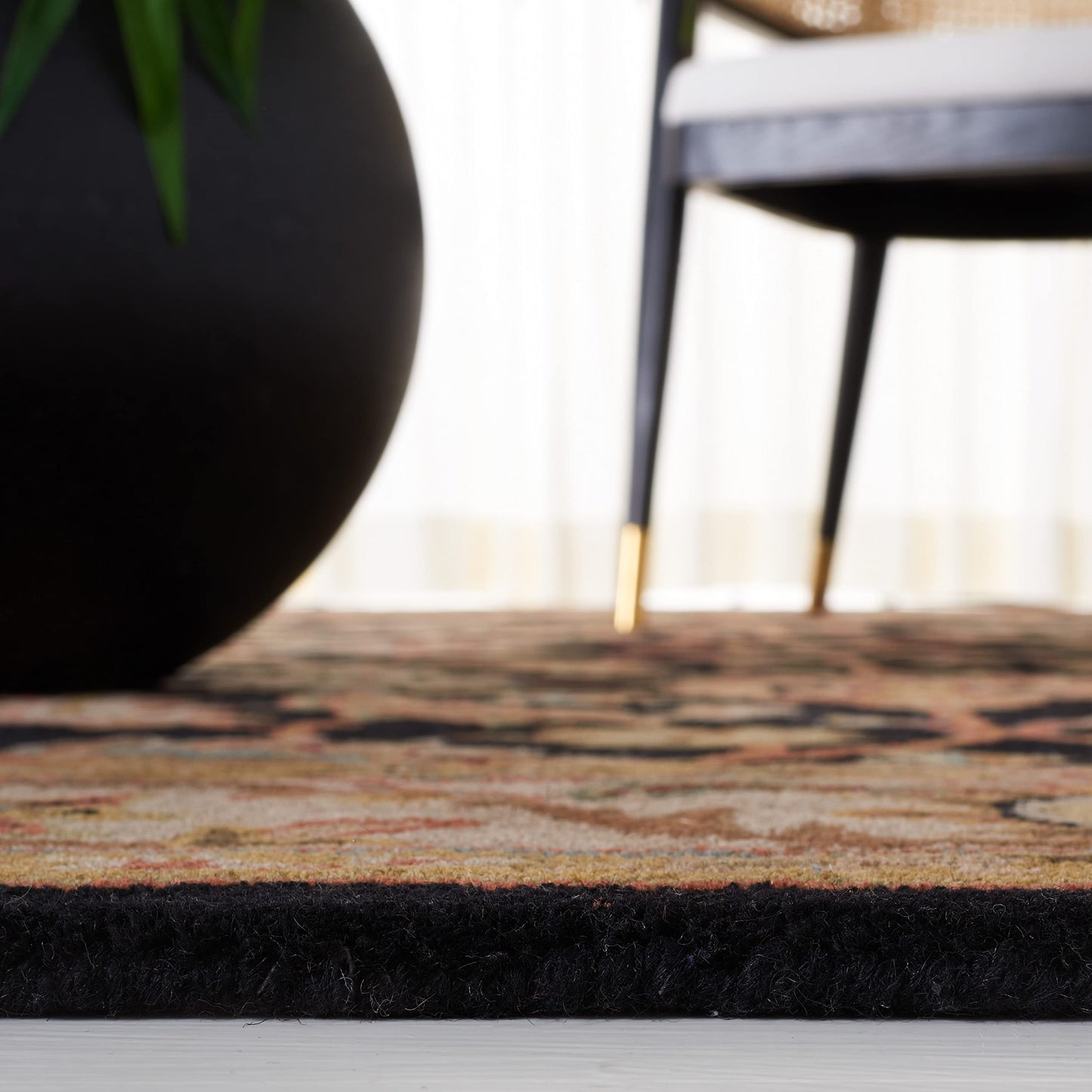 SAFAVIEH Heritage Collection Runner Rug - 2'3" x 8', Black & Beige, Handmade Traditional Oriental Wool, Ideal for High Traffic Areas in Living Room, Bedroom (HG628B)