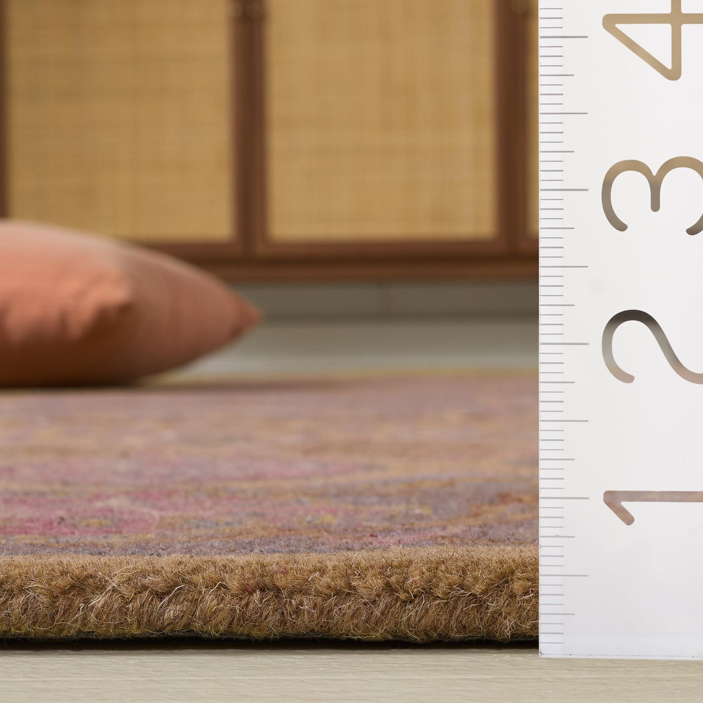 SAFAVIEH Heritage Collection Accent Rug - 2' x 3', Light Brown & Grey, Handmade Traditional Oriental Wool, Ideal for High Traffic Areas in Entryway, Living Room, Bedroom (HG914A)
