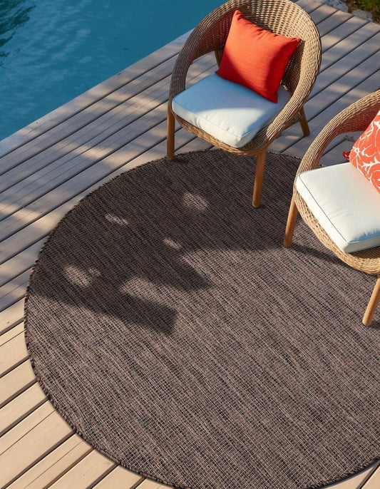 Unique Loom Outdoor Solid Collection Area Rug (6' 1" Round Light Brown/Ivory)