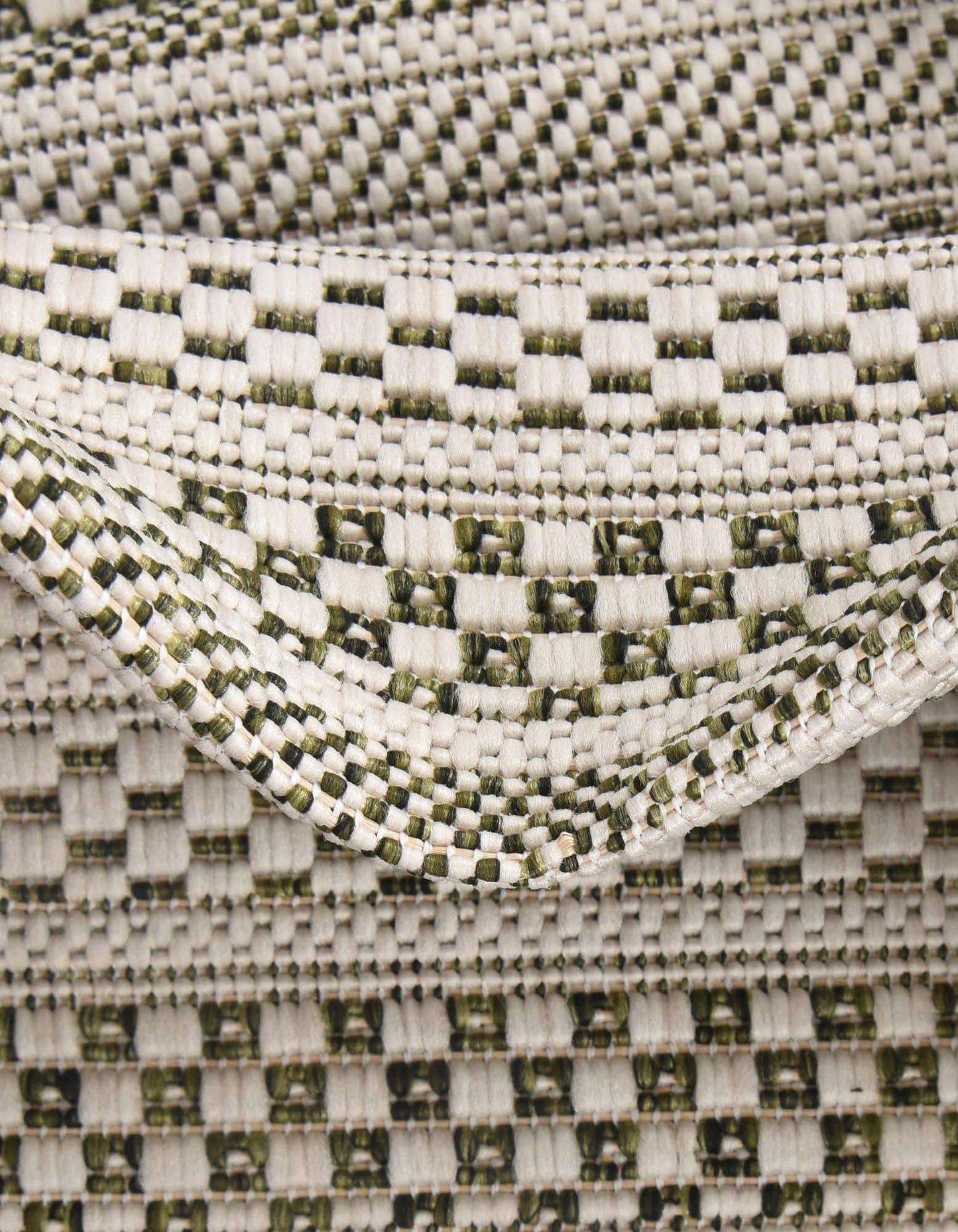 Unique Loom Outdoor Striped Collection Area Rug - Maia (5' 3" x 7' 10" Oval, Green/Ivory)