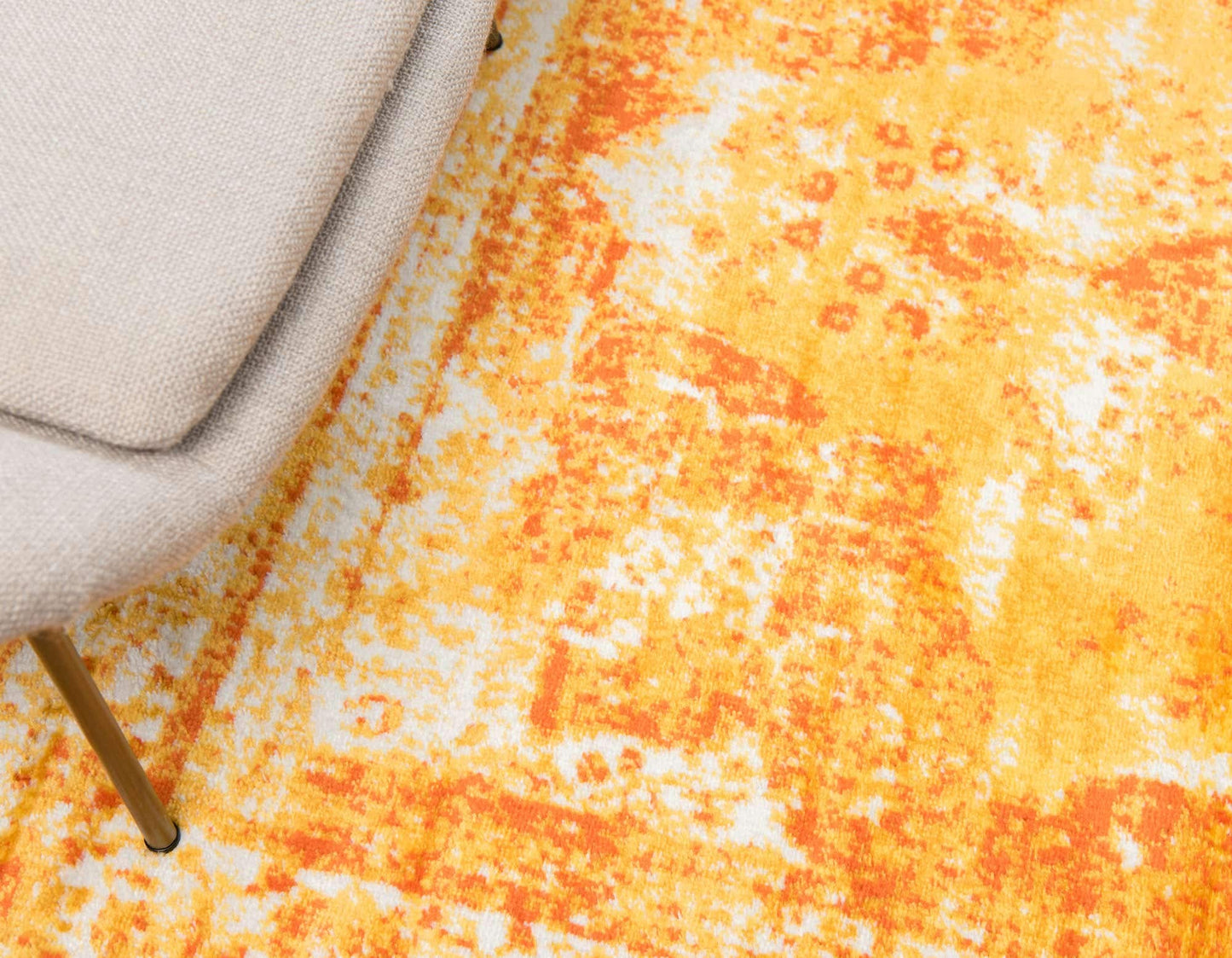 Unique Loom Sofia Collection Area Rug - Salle Garnier (4' 1" x 6' 1" Rectangle, Orange/ Yellow)