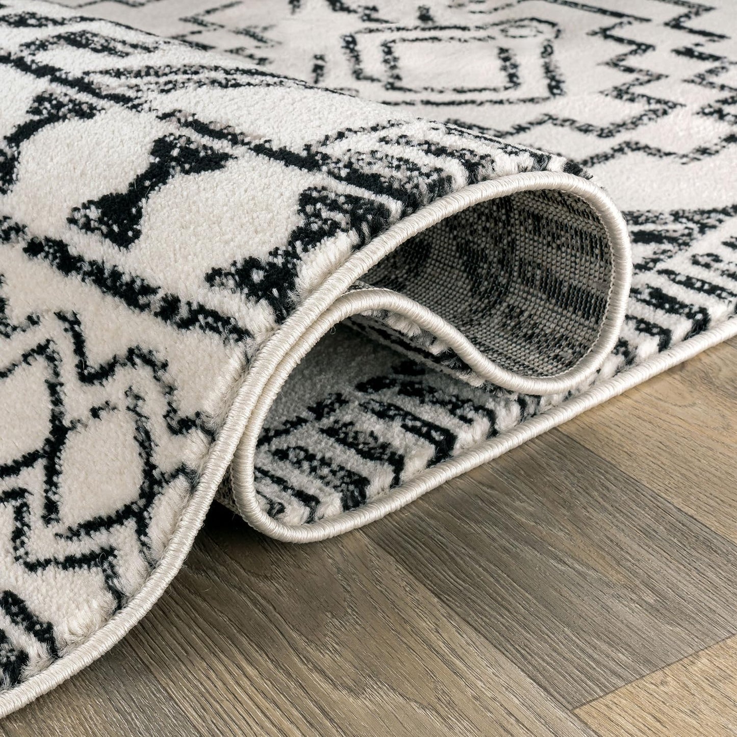 Rugshop Cream and Black Southwestern Tribal Area Rug – Boho Geometric Diamond Pattern Carpet for Living Room, Bedroom, or Entryway – Soft Modern Rustic Floor Décor 7' 10" x 10' Cream