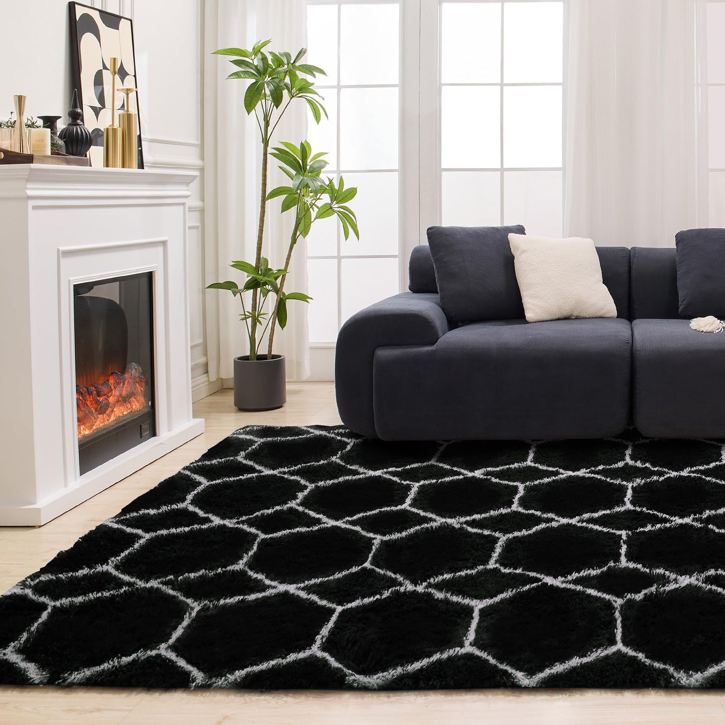 ARKIIKI Fluffy Rug for Bedroom Living Room, 4x6 Black and White Soft Area Rug, Machine Washable Shag Geometric Fuzzy Kids Non Slip Carpet Home Decor Aesthetic, Plush Floor Mat for Nursery Teen Dorm