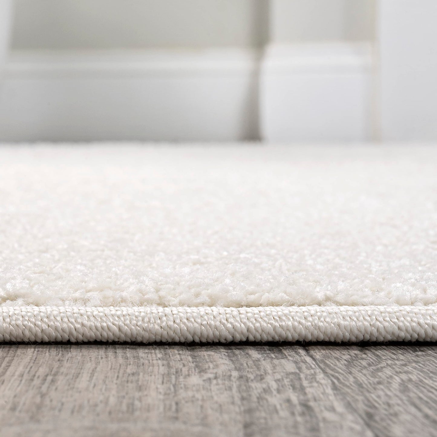JONATHAN Y Haze Solid Low-Pile Cream Indoor Area Rug 4x6, Coastal,Bohemian,Minimalist,Classic, Easy-Cleaning for Living Room,Bedroom,Kitchen,Pet Friendly,Non-Shedding (SEU100T-4)
