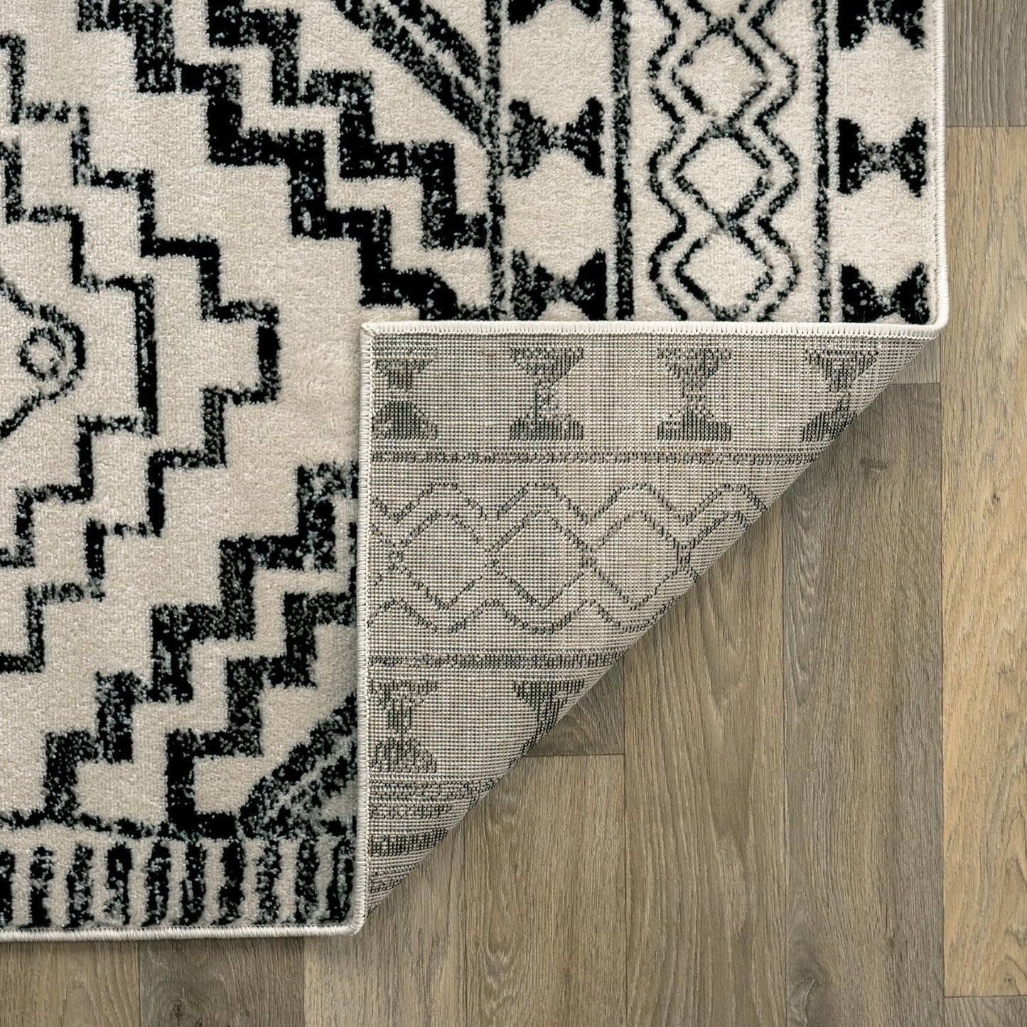 Rugshop Cream and Black Southwestern Tribal Area Rug – Boho Geometric Diamond Pattern Carpet for Living Room, Bedroom, or Entryway – Soft Modern Rustic Floor Décor 7' 10" x 10' Cream