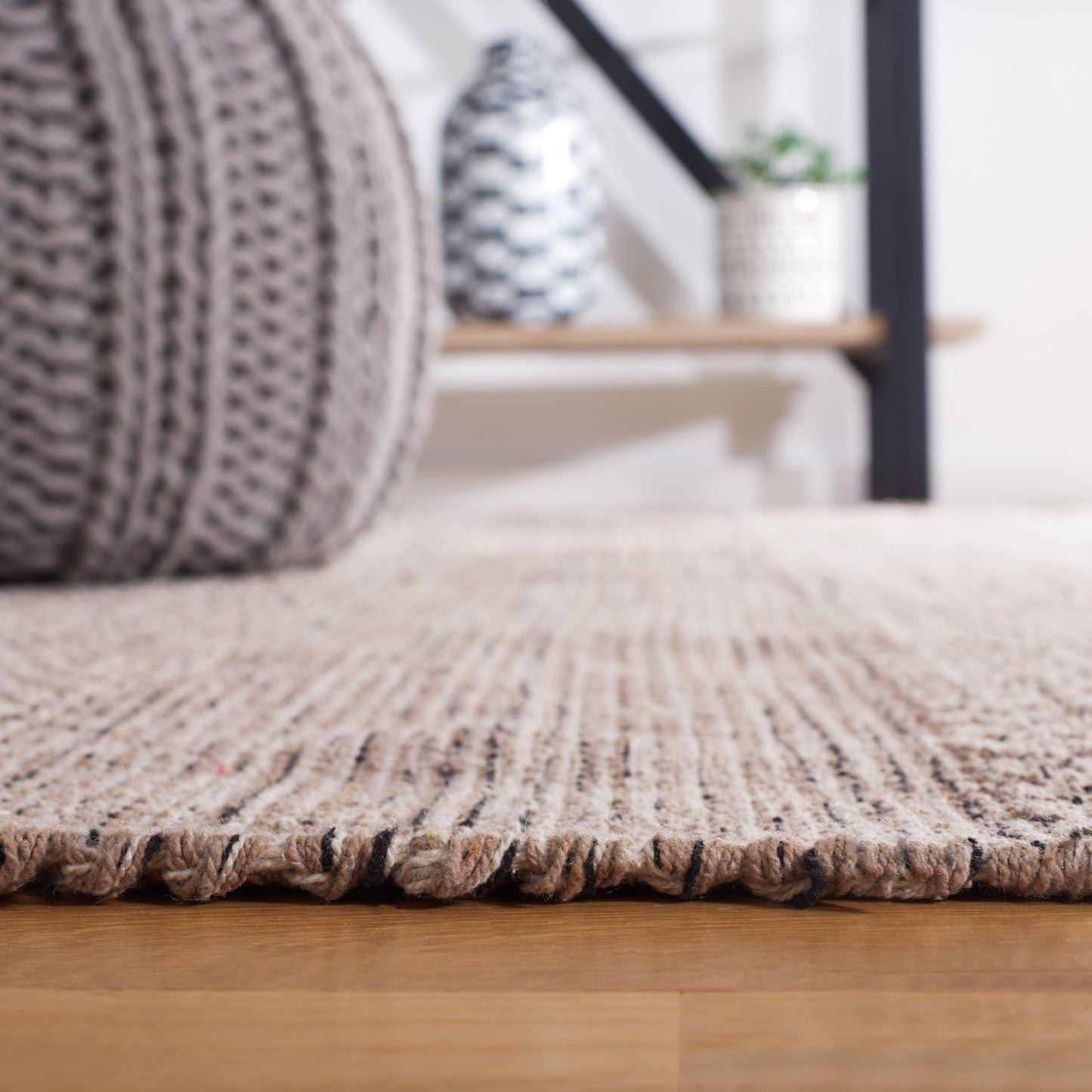 SAFAVIEH Montauk Collection Area Rug - 8' x 10', Ivory & Steel Grey, Handmade Flat Weave Boho Farmhouse Cotton Tassel Fringe, Ideal for High Traffic Areas in Living Room, Bedroom (MTK330M)