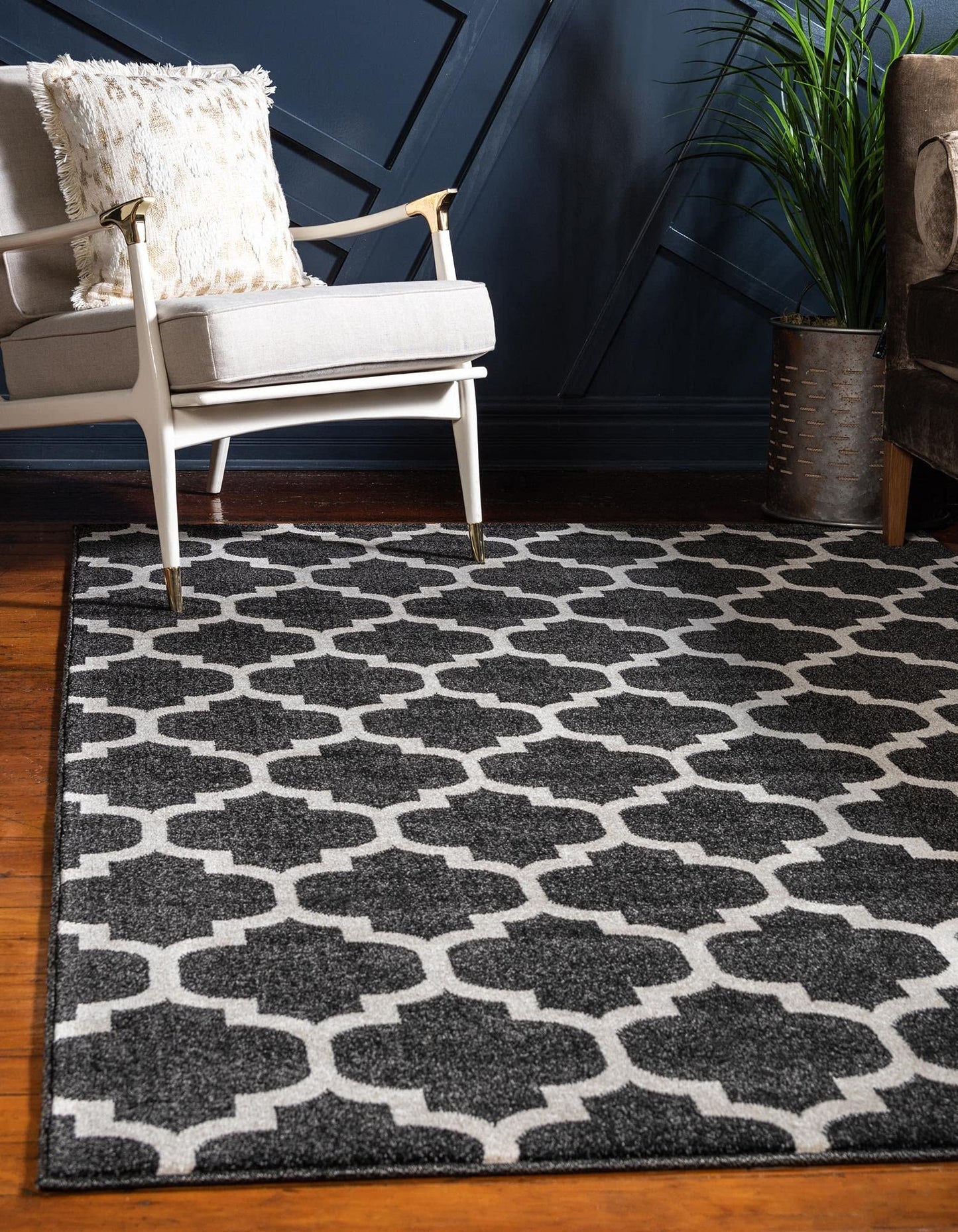 Rugs.com Lattice Collection Rug – 3' x 5' Black Medium Rug Perfect for Entryways, Kitchens, Breakfast Nooks, Accent Pieces
