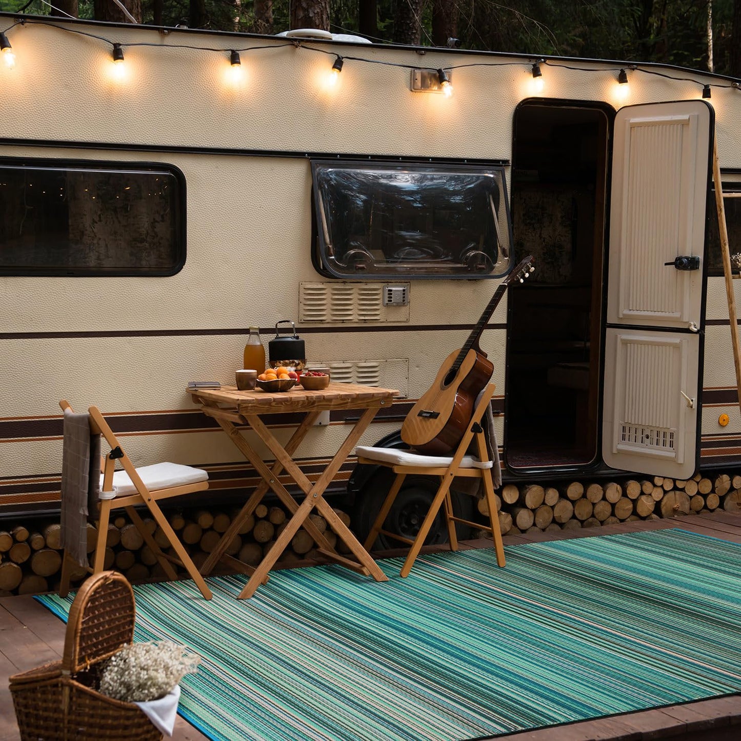 Rugshop Contemporary Stripe Reversible Crease-Free Waterproof Premium Recycled Plastic Outdoor Rugs for Patio,Backyard,RV,Deck,Picnic,Trailer,Beach,Camping Rug 4' X 6' Blue