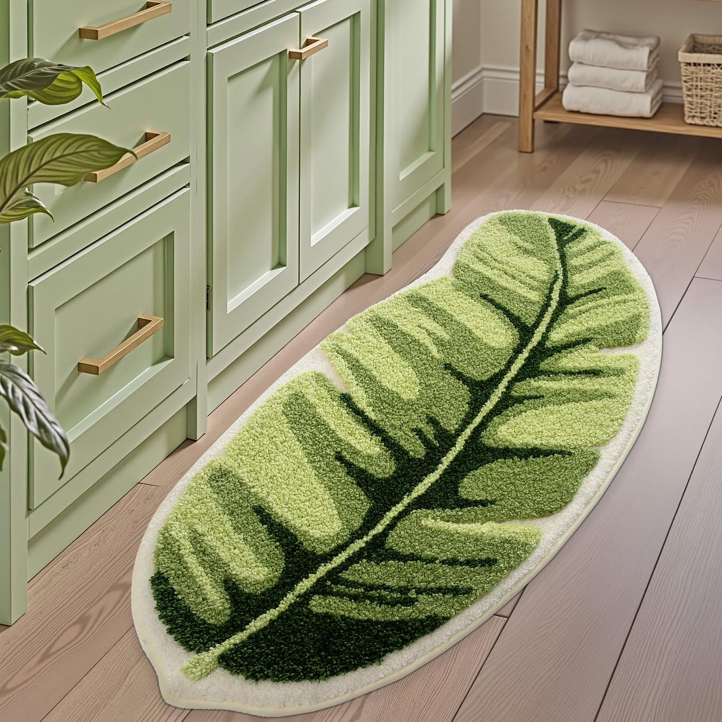 LUMI Cute Bathroom Rugs with Green Leaf Plant, Soft, Fluffy, Plush, Absorbent, Quick Dry, Non Slip, Machine Washable for Shower Floor, Bathroom, Bedroom,Kids Room, 19.5"x39.5", Palm Leaf