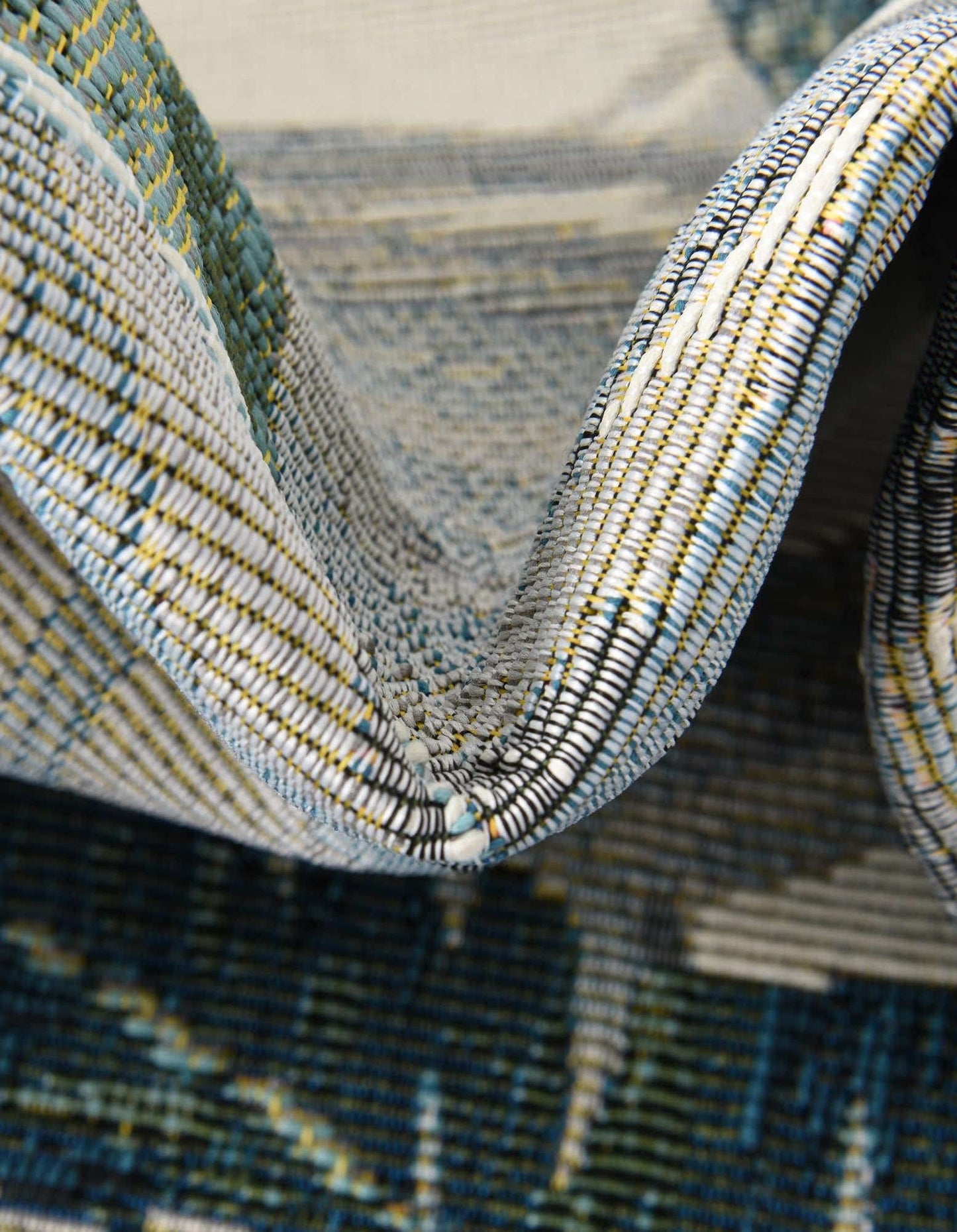 Unique Loom Outdoor Botanical Collection Area Rug - Kula (4' 1" Octagon Multi/Gray)