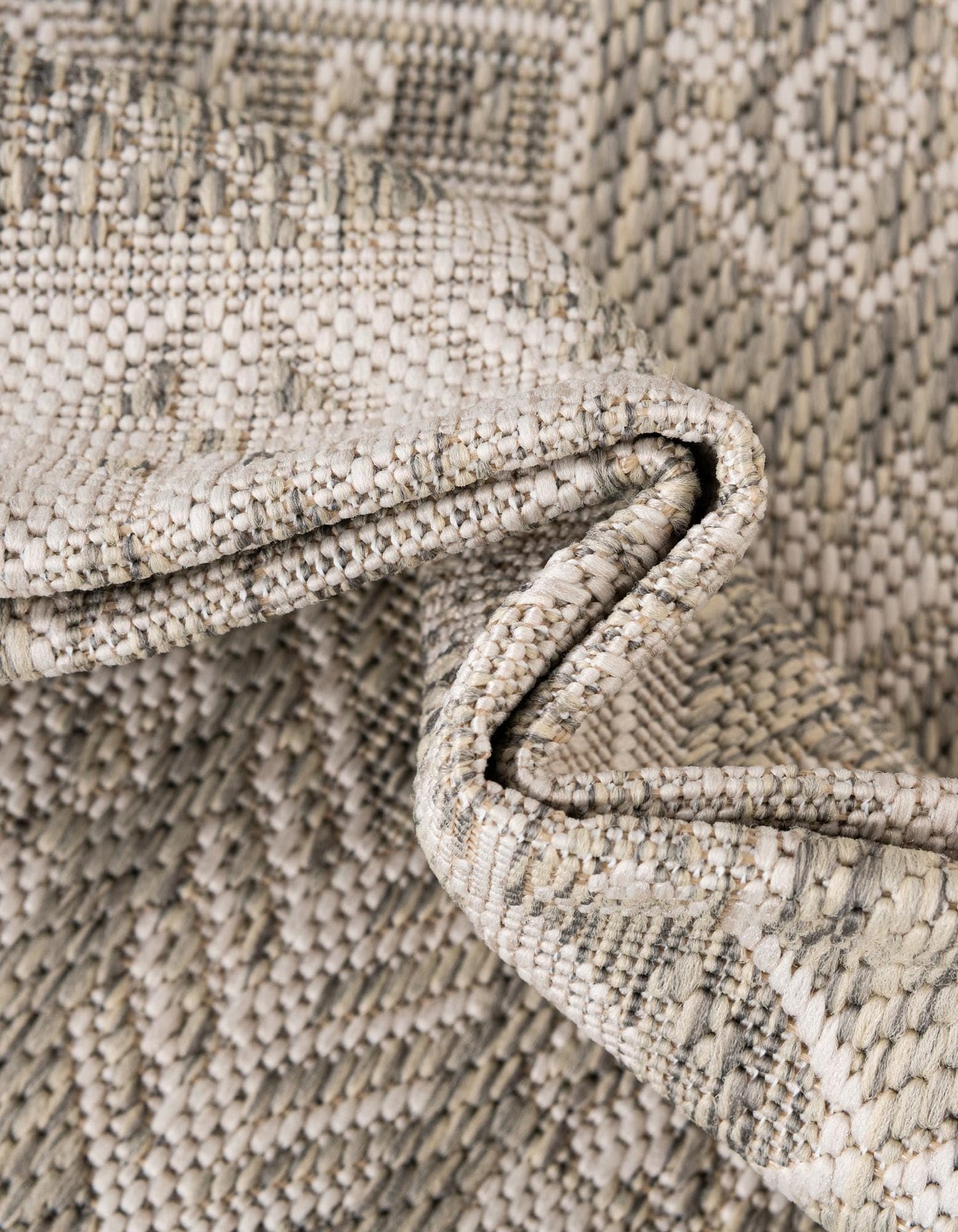 Rugs.com - Outdoor Aztec Rug – 4' 1 x 6' 1 Light Gray Indoor/Outdoor Rug – Weather-Resistant Flatweave for Patios, Decks, and Porches