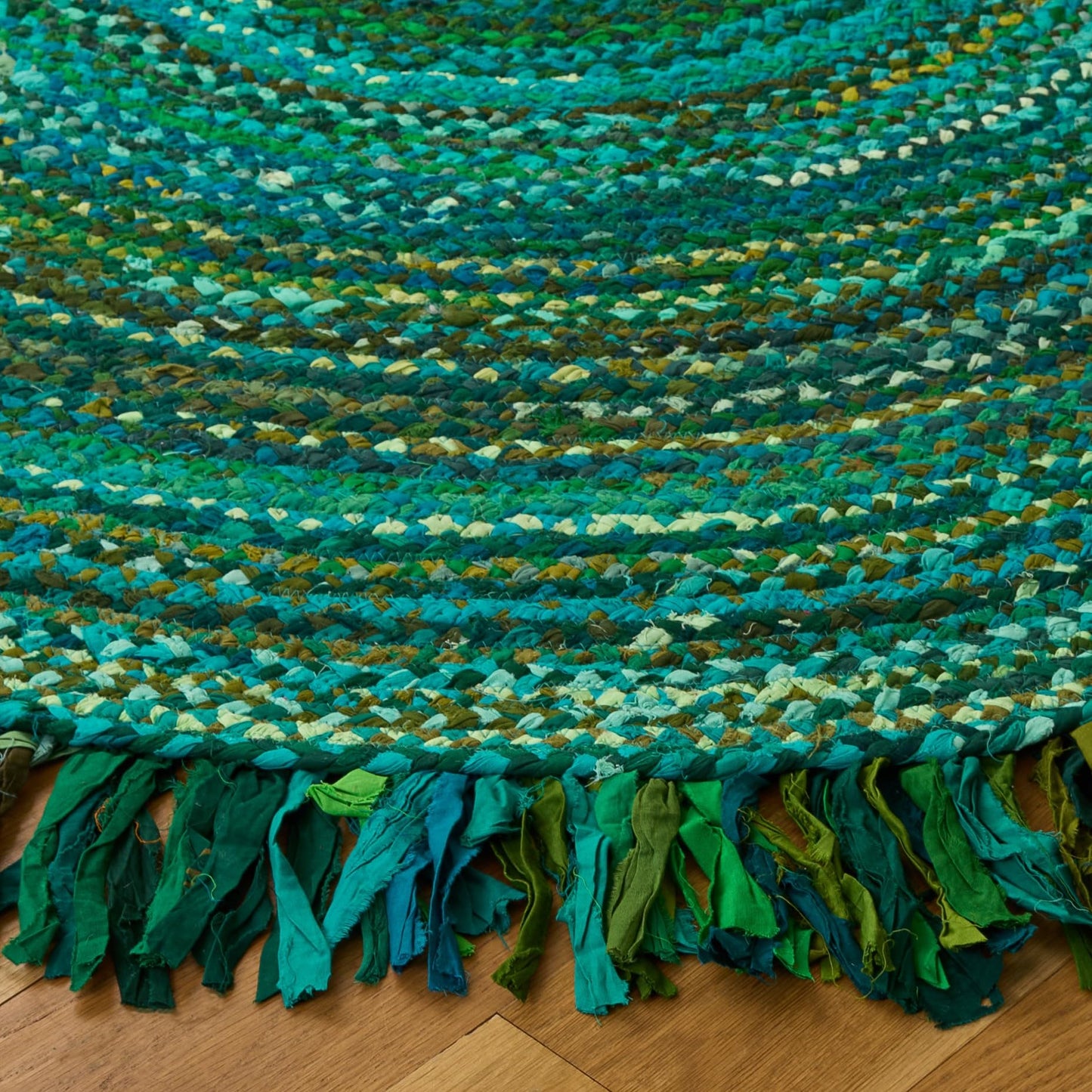 SAFAVIEH Braided Collection Area Rug - 3' x 5' Oval, Green, Handmade Boho Fringe Reversible Cotton, Ideal for High Traffic Areas in Living Room, Bedroom (BRD451Y)