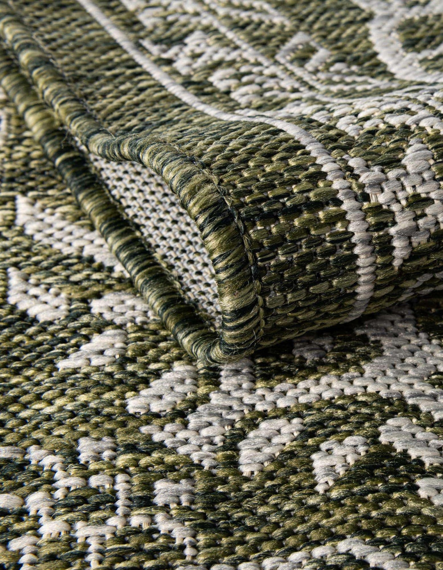 Unique Loom Outdoor Traditional Collection Area Rug - Antique (5' 3" Square Green/Ivory)