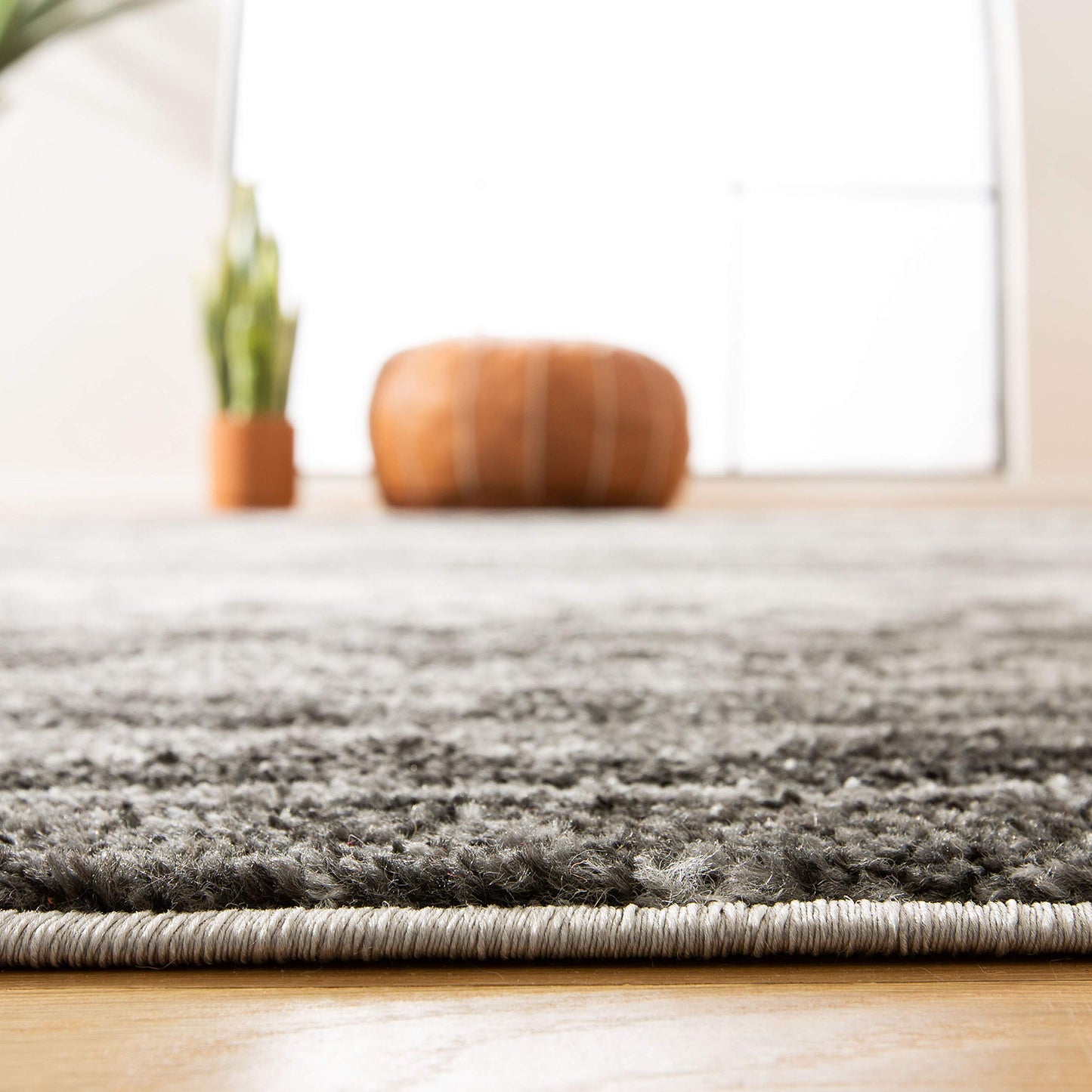 SAFAVIEH Area Rug 8x10 - Adirondack Collection - Large - Ivory & Charcoal, Moroccan Boho Tribal Design, Non-Shedding & Easy Cleaning, Ideal for Living Room, Bedroom, Office, Dining Space (ADR119N)