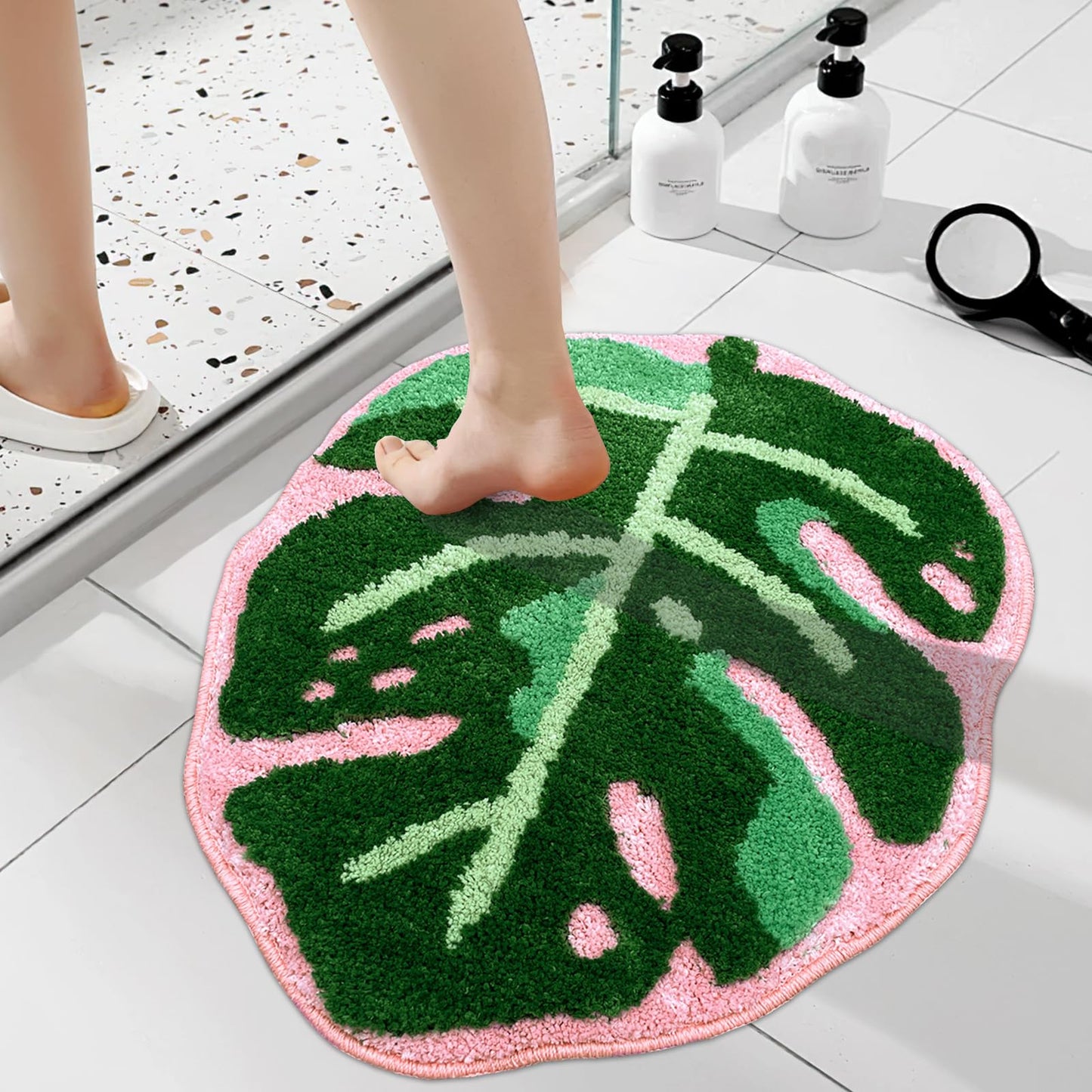 Sisher Leaf Rug,Monstera Bath Mat Cute Bathroom Mat Non Slip Palm Shaped Plush Fun Area Rug Bathtub Rugs Machine Washable Green and Pink Leaf Mat（21"X26"）