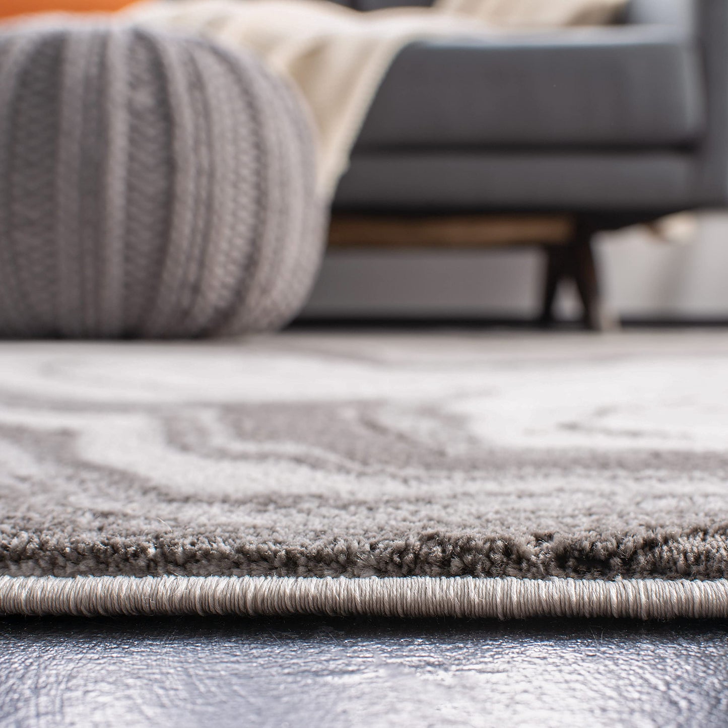 SAFAVIEH Area Rug 8x10 - Craft Collection - Large - Grey & Silver, Modern Abstract Design, Non-Shedding & Easy Cleaning, Ideal for Living Room, Bedroom, Office, Dining Space (CFT819G)