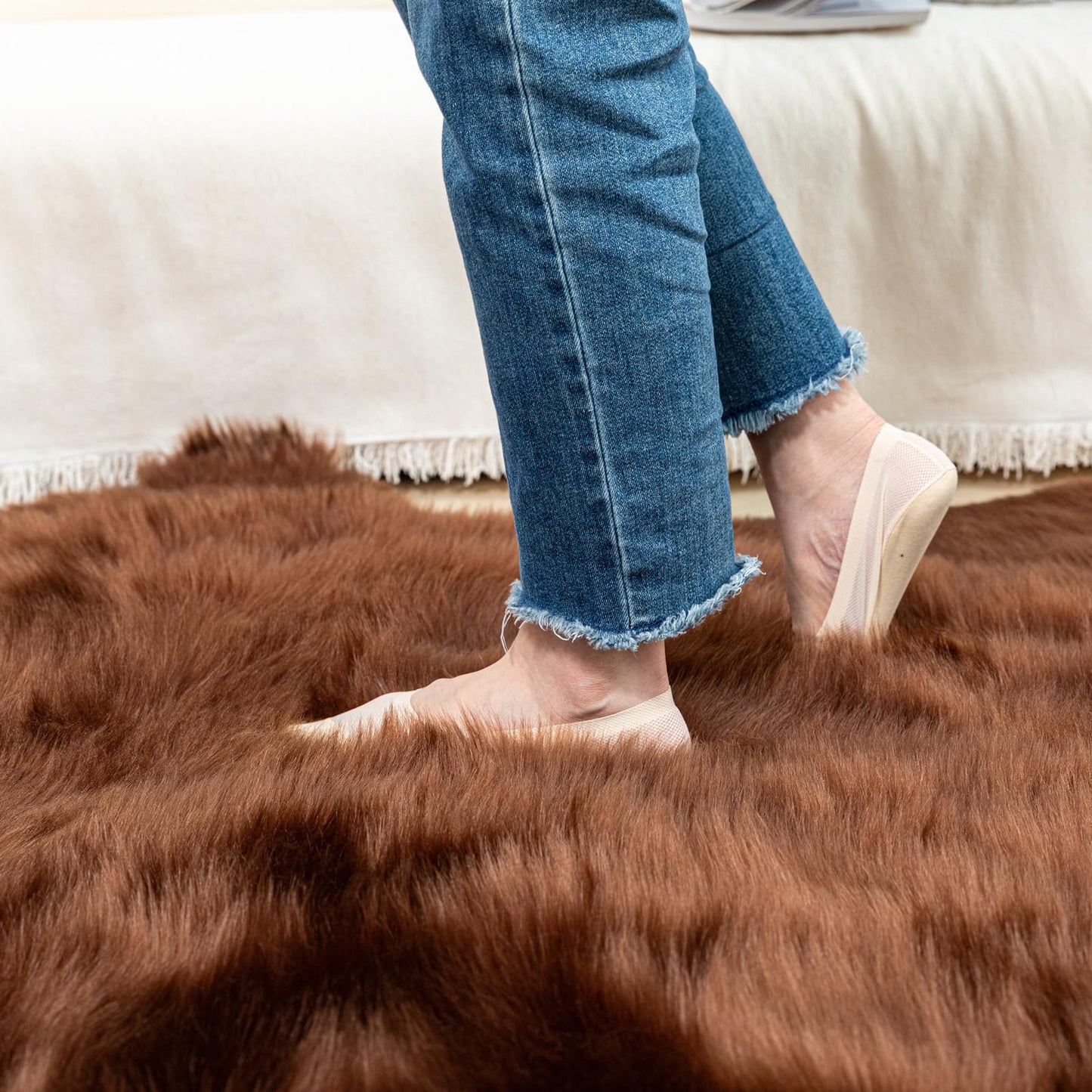 AbunHeri Brown Bear Rug Faux Cowhide Rug Animal Print Area Rug Faux Sheepskin Fur Carpet Decor for Living Room Brown 5.1x6.1 Feet