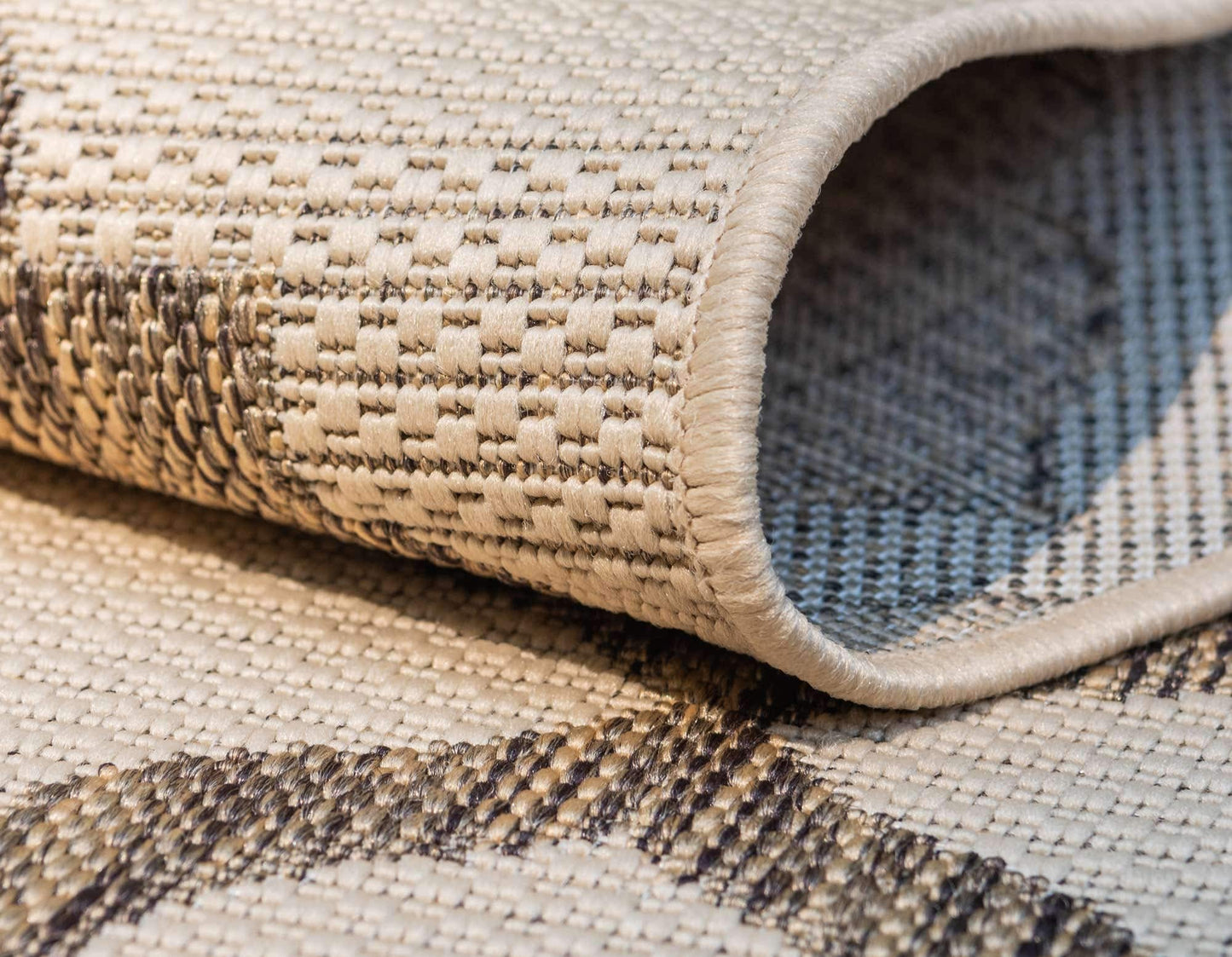 Unique Loom Outdoor Trellis Collection Area Rug - Raised Trellis (3' 3" x 5' 3" Rectangle, Beige/ Brown)