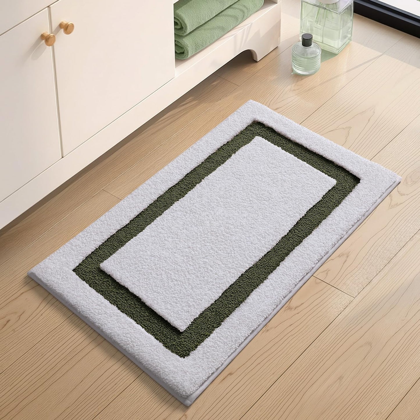 Color&Geometry Extra Soft Absorbent Microfiber Bath Rugs, Non-Slip Bathroom mat, Small Washable Plush Bath Mats for Bathroom, Shower, Tub, Laundry, 17x30, White Green