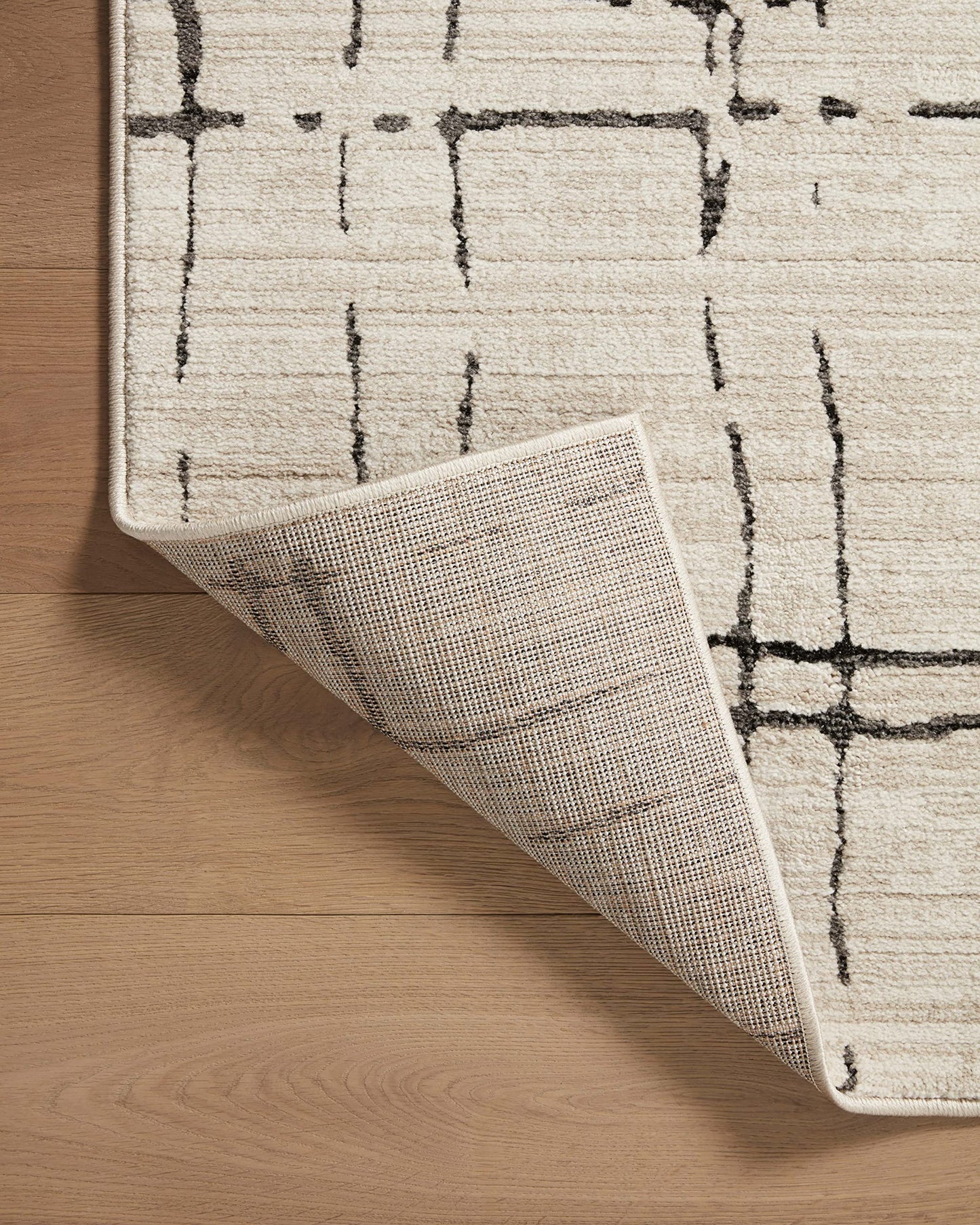 Loloi Darby Collection DAR-06 Sand/Dk. Grey 6'-7" x 9'-3" Area Rug