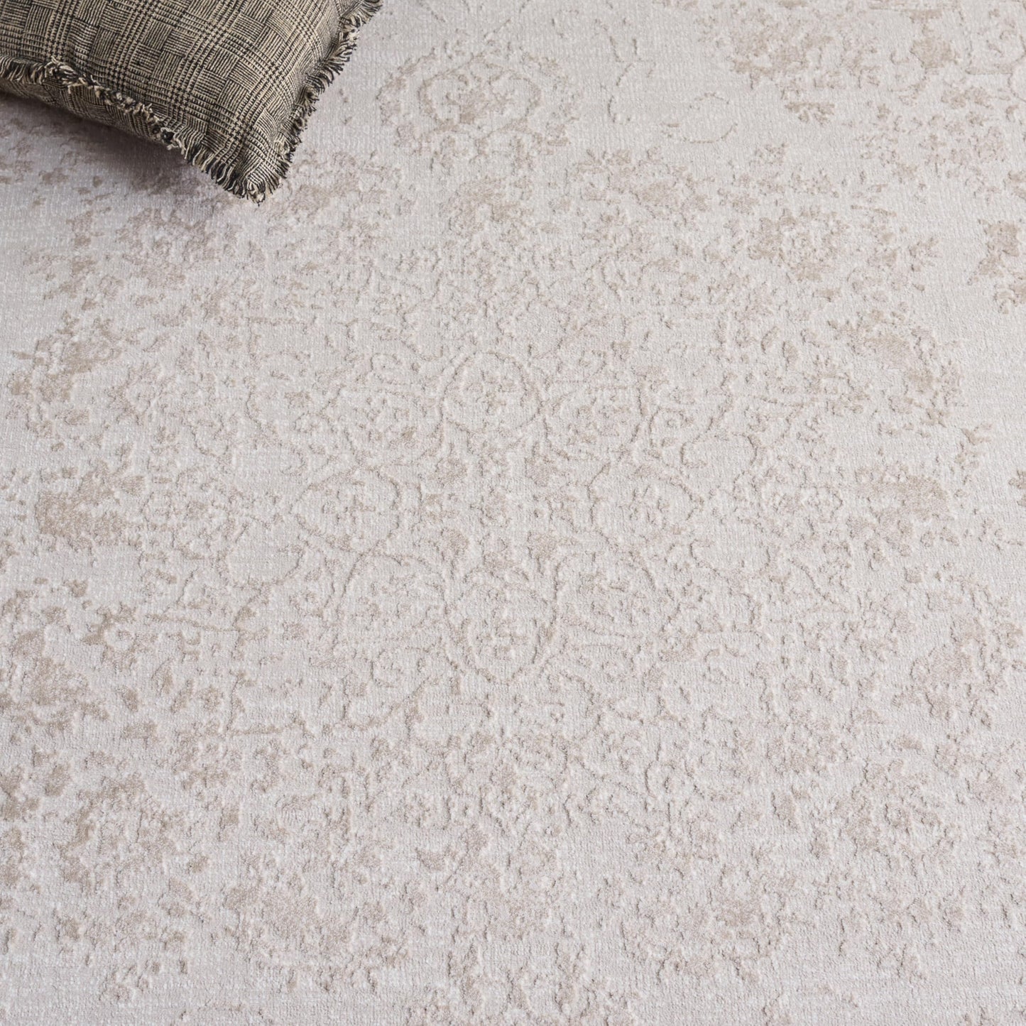 SAFAVIEH Area Rug 3x5 - Reflection Collection - Cream & Ivory, Non-Shedding & Easy Cleaning, Ideal for Entryway, Living Room, Bedroom (RFT664D)