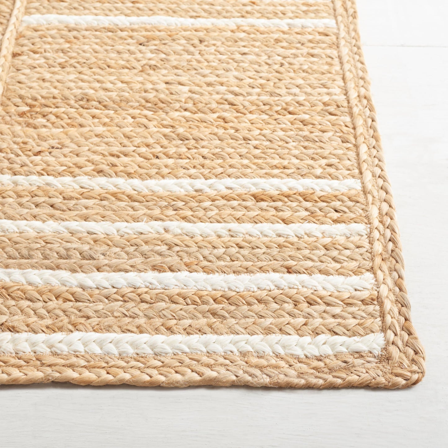 SAFAVIEH Natural Fiber Collection Area Rug - 5' x 8', Natural & Ivory, Flat Weave Geometric Jute, Ideal for The Living Room, Bedroom, Dining Room (NF891A-5)