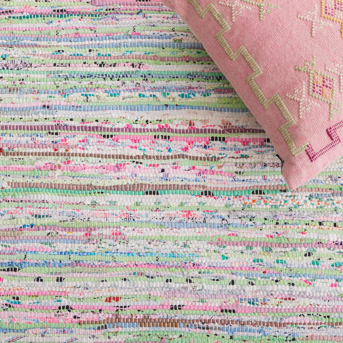 SAFAVIEH Rag Rug Collection Area Rug - 5' x 7', Light Green & Multi, Handmade Boho Stripe Cotton, Ideal for High Traffic Areas in Living Room, Bedroom (RAR125D)