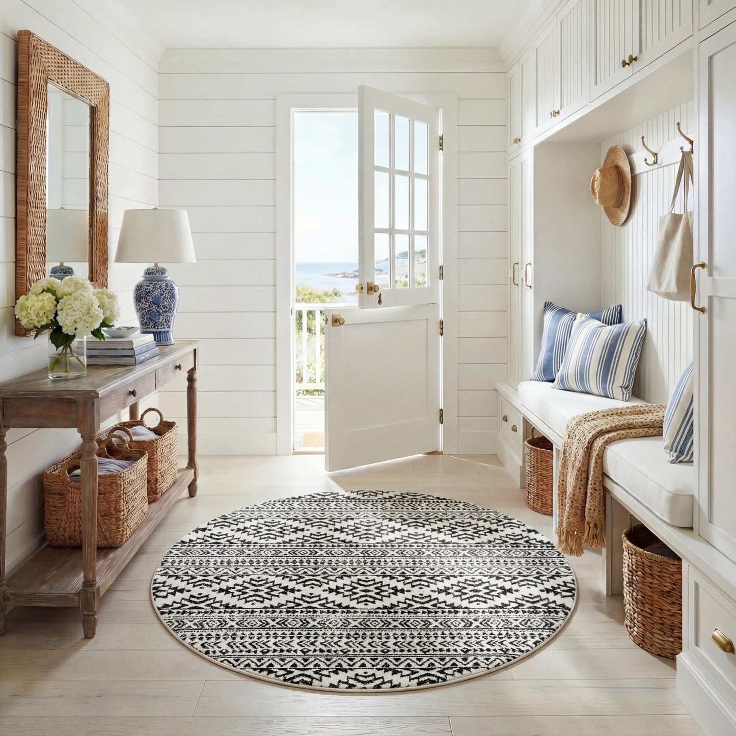 SAFAVIEH Tulum Collection Area Rug - 6'7" Round, Ivory & Black, Moroccan Boho Tribal Design, Non-Shedding & Easy to Clean, Ideal for Living Room, Bedroom, Dining Space (TUL272B)
